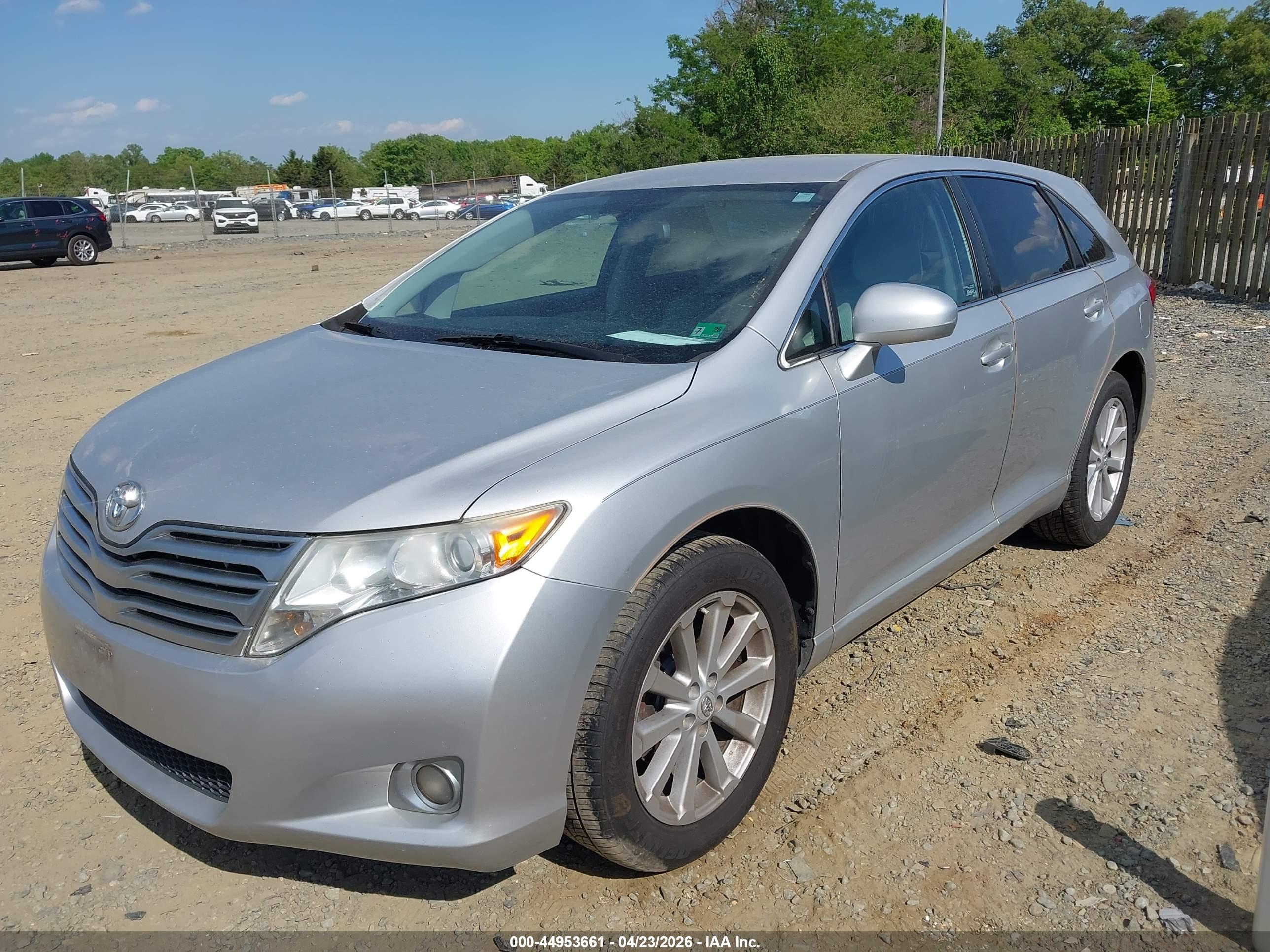 TOYOTA VENZA image 2