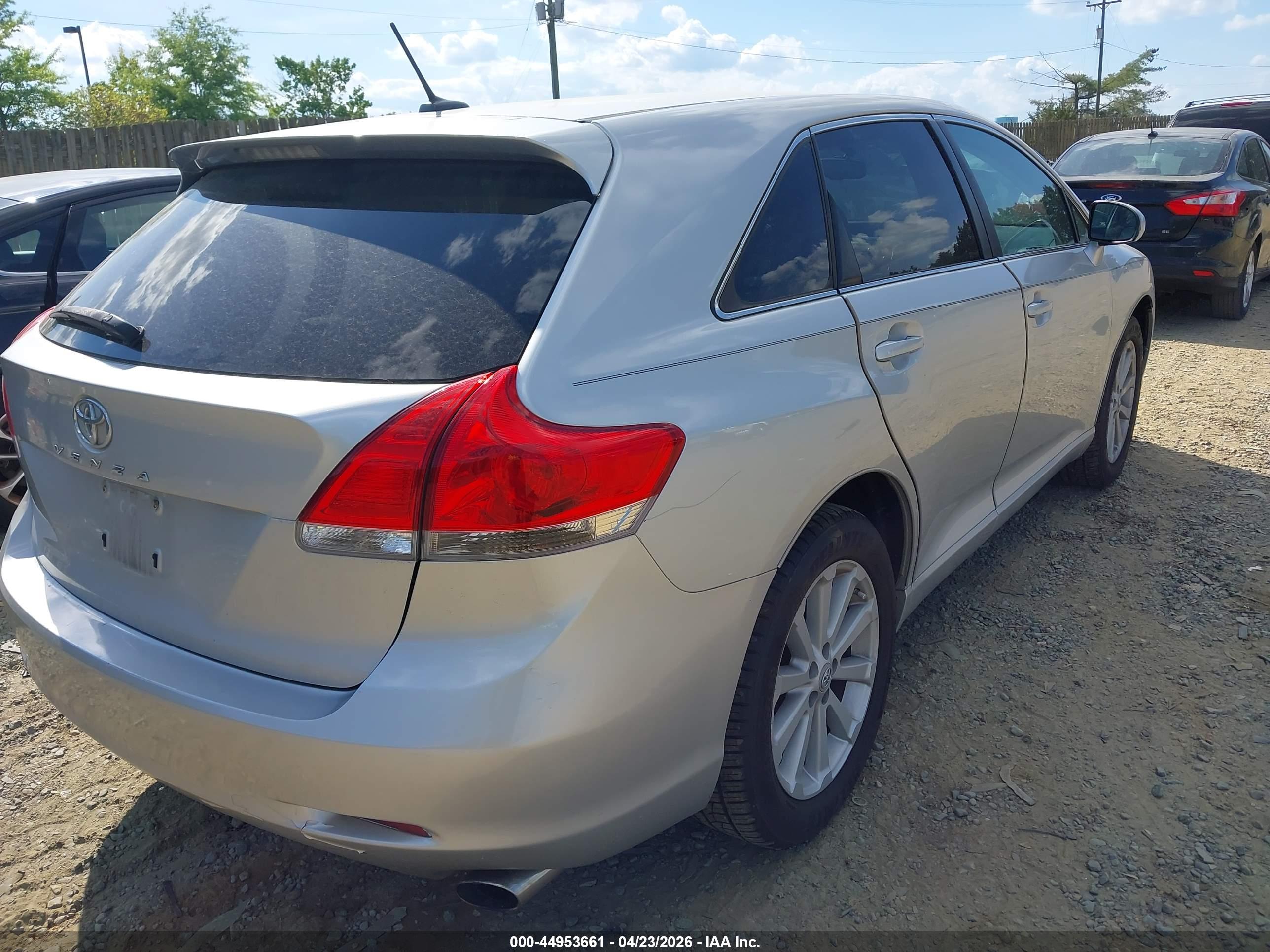 TOYOTA VENZA image 4