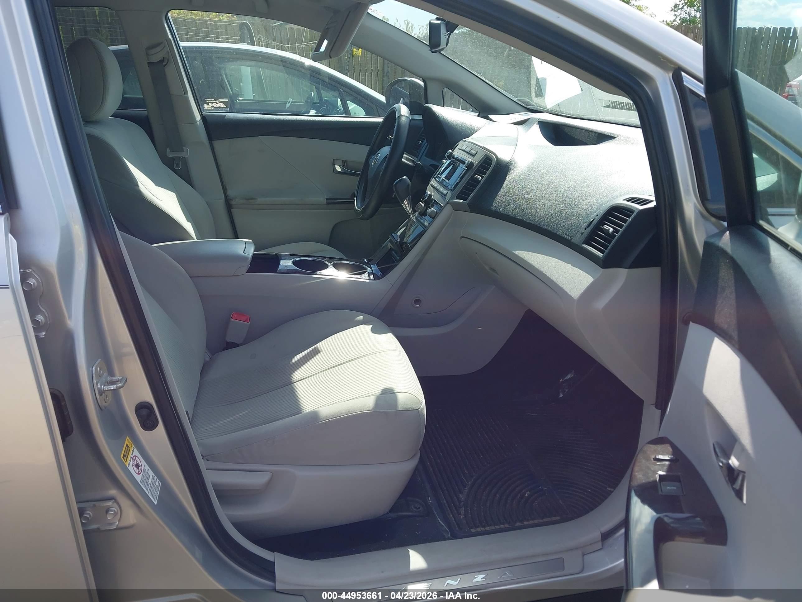 TOYOTA VENZA image 5