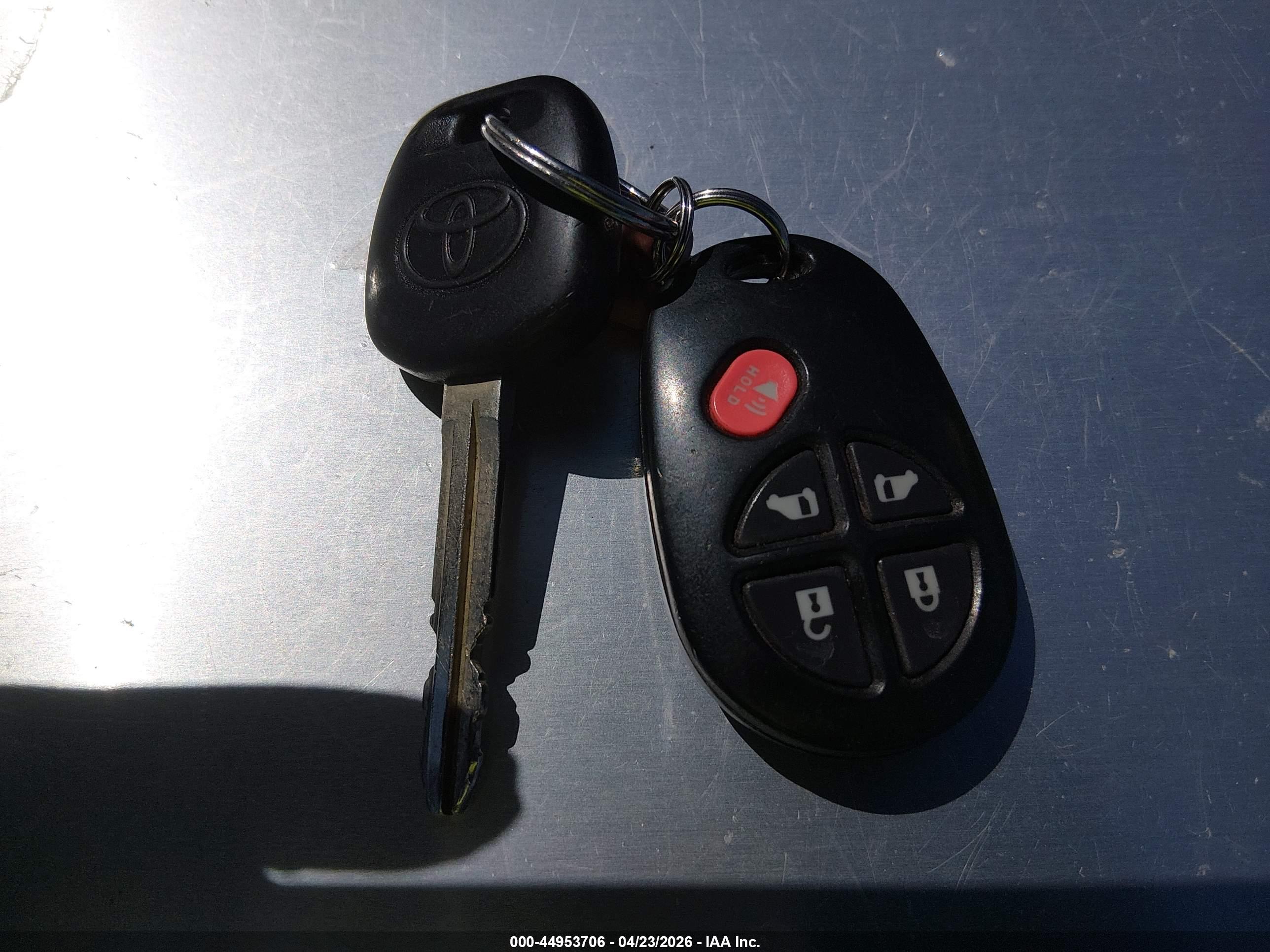 TOYOTA SIENNA image 11