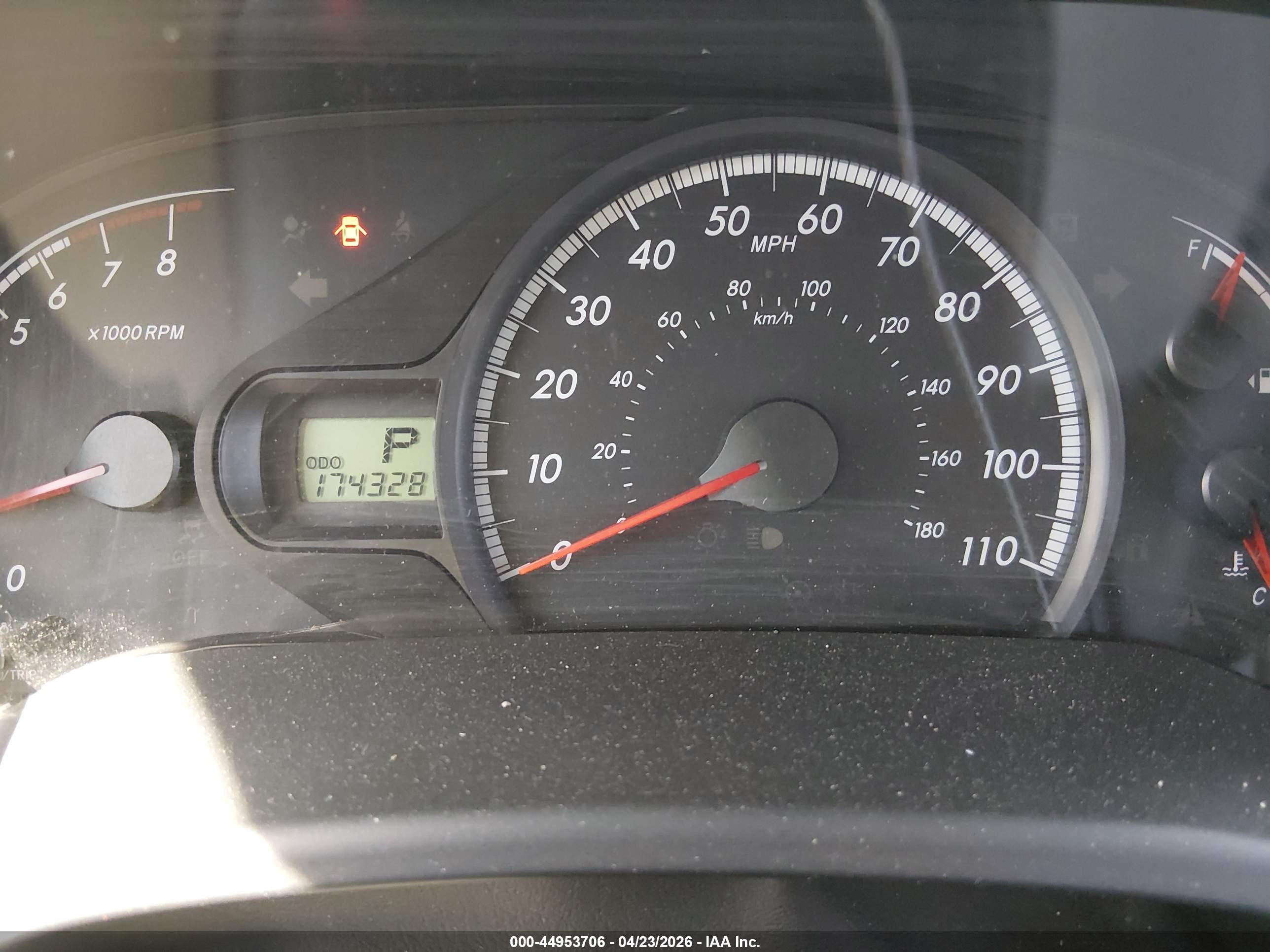 TOYOTA SIENNA image 7
