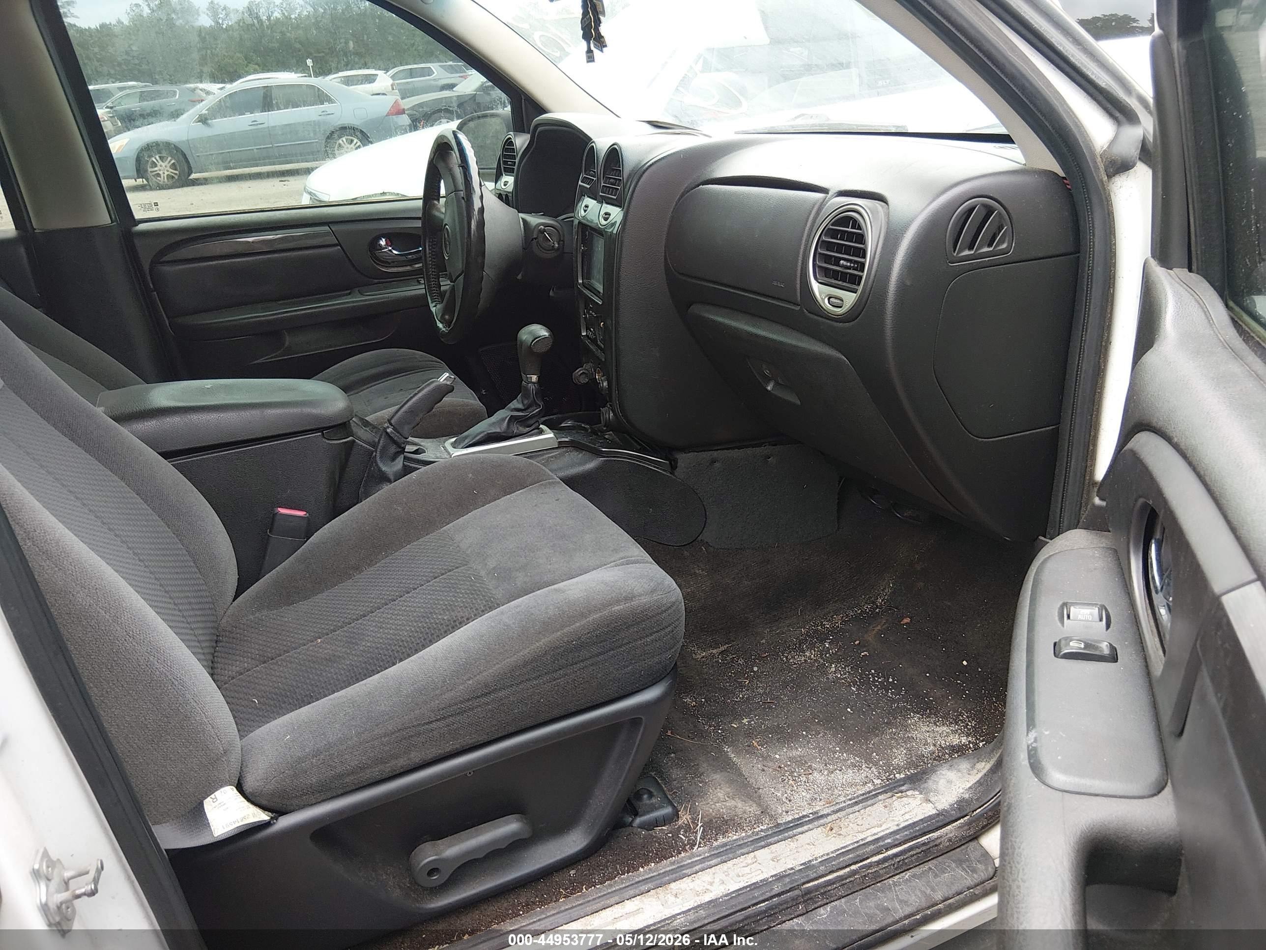 GMC ENVOY image 5