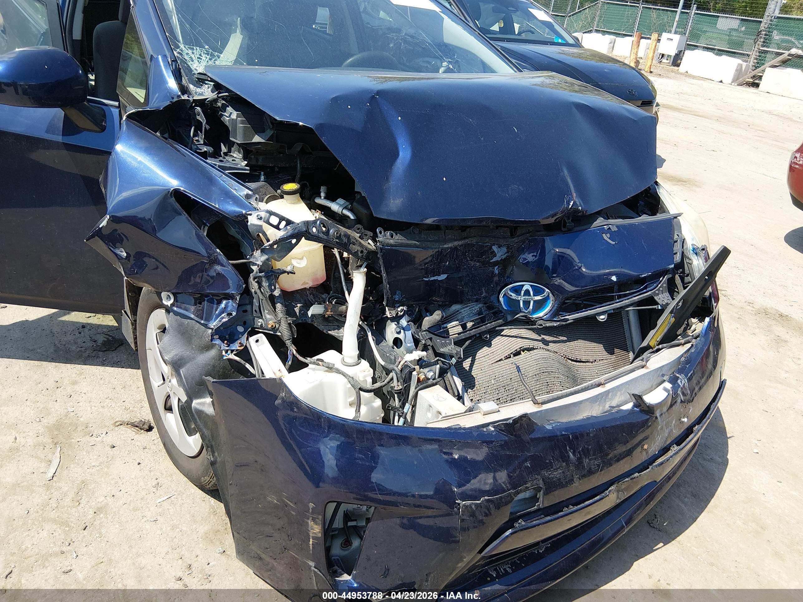 TOYOTA PRIUS image 6