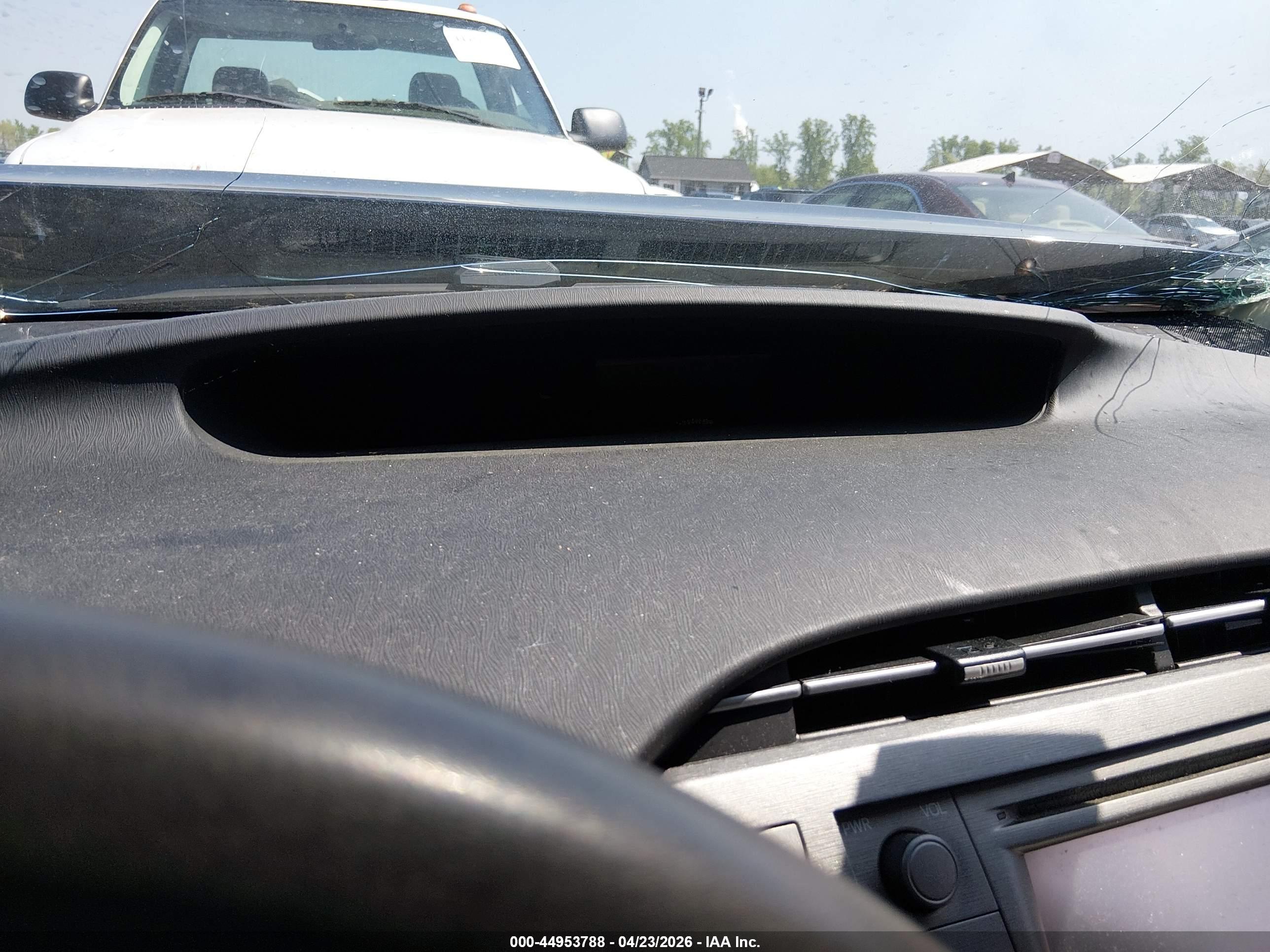 TOYOTA PRIUS image 7