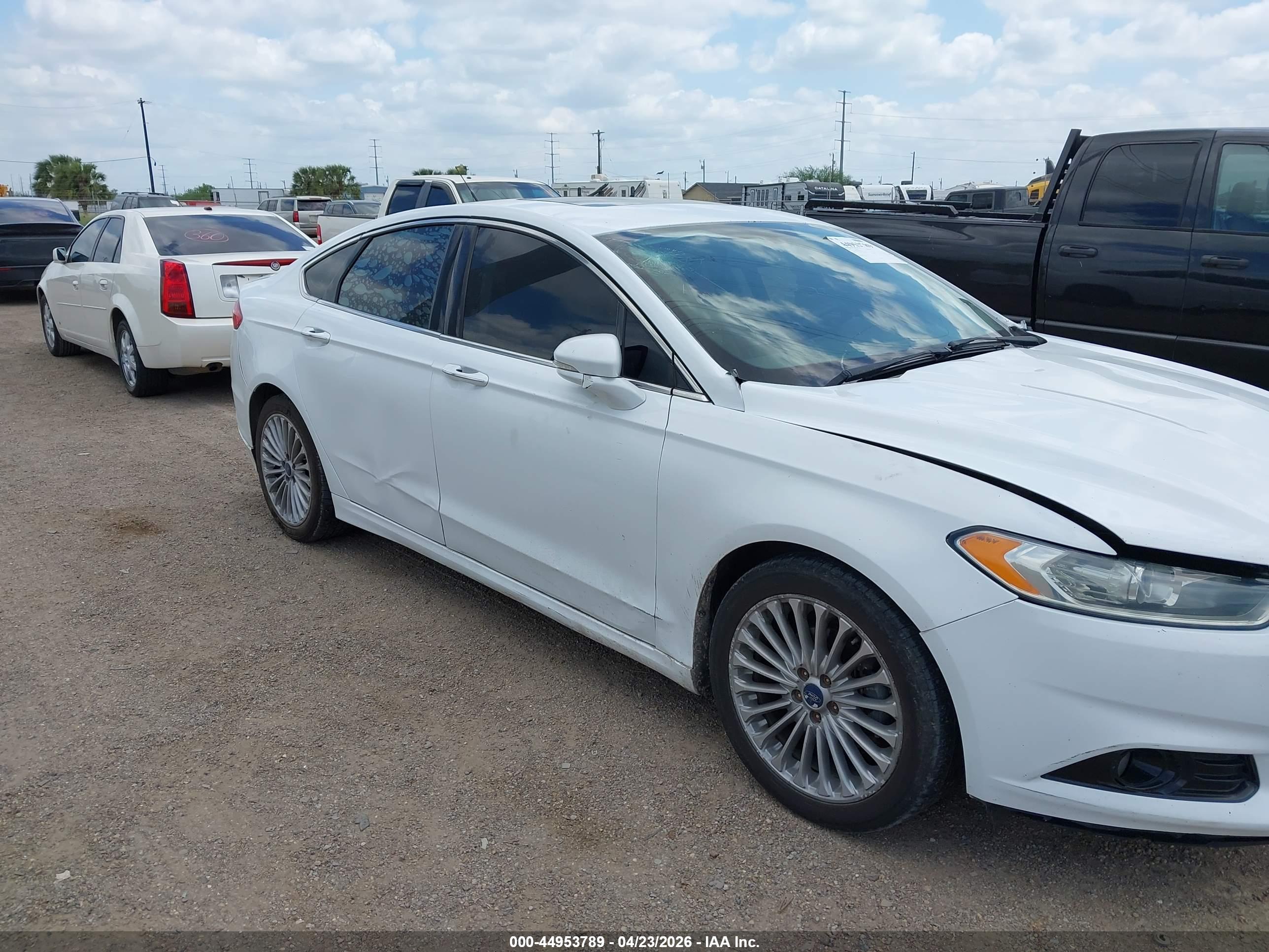 FORD FUSION image 6