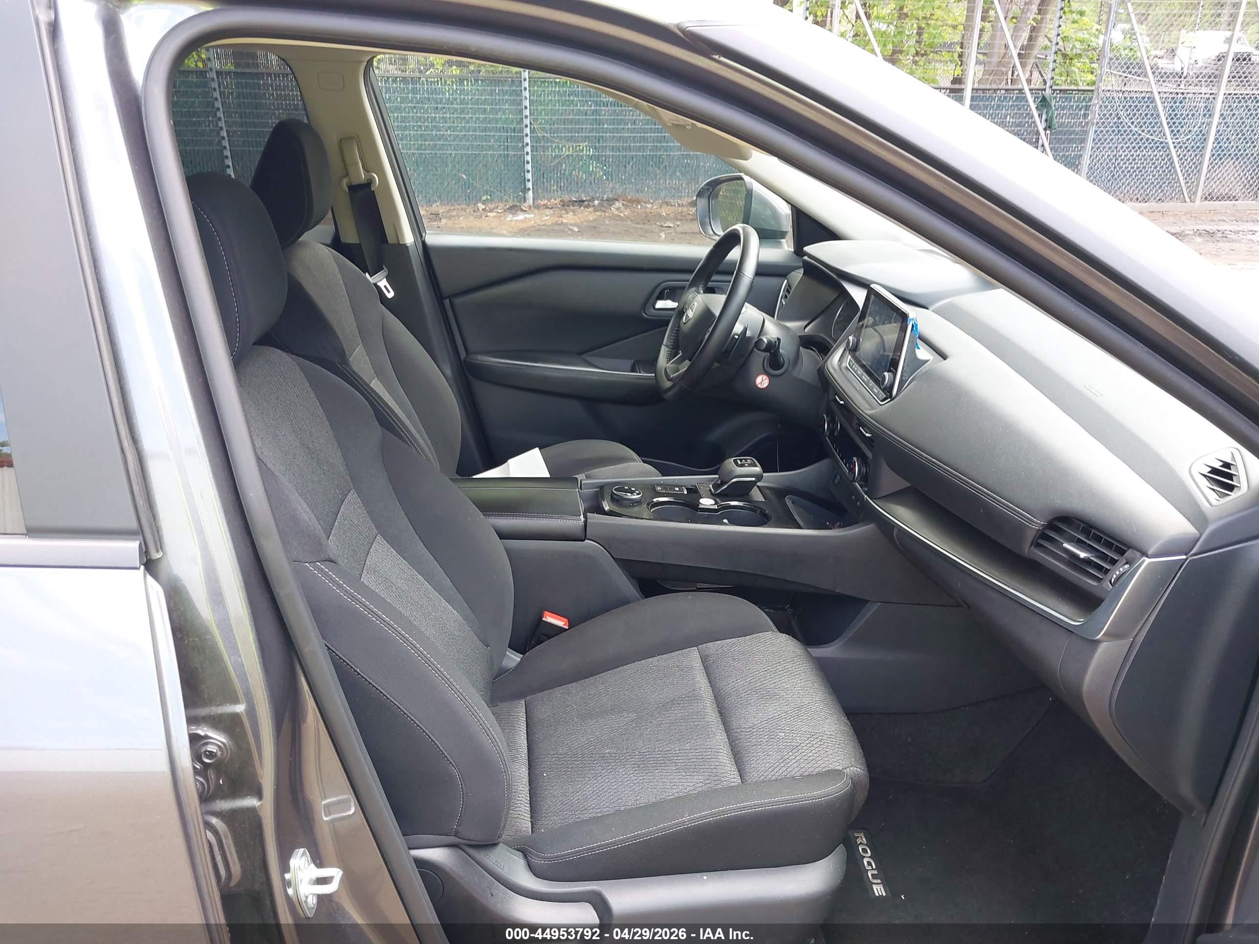 NISSAN ROGUE image 5