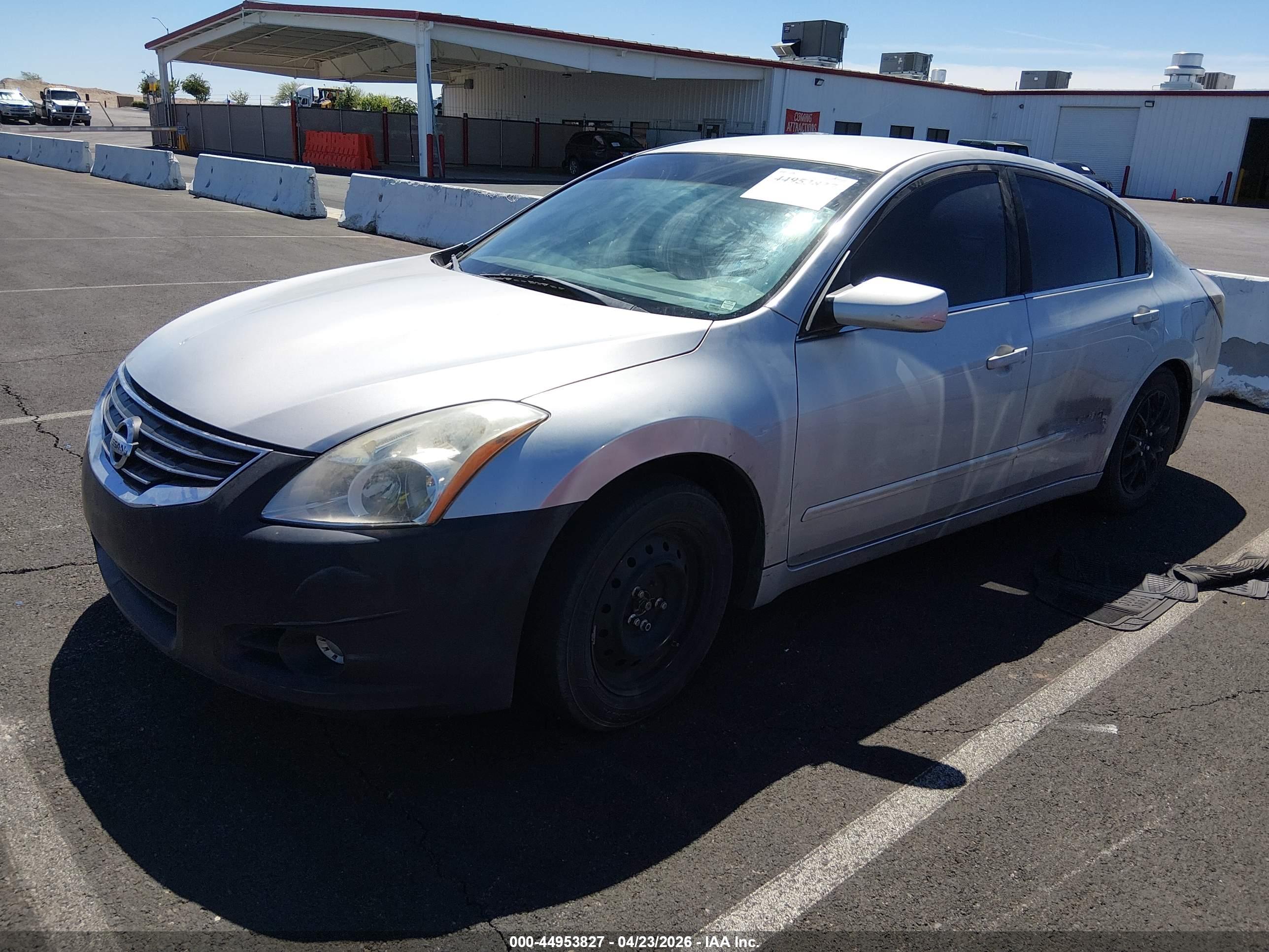 NISSAN ALTIMA image 2