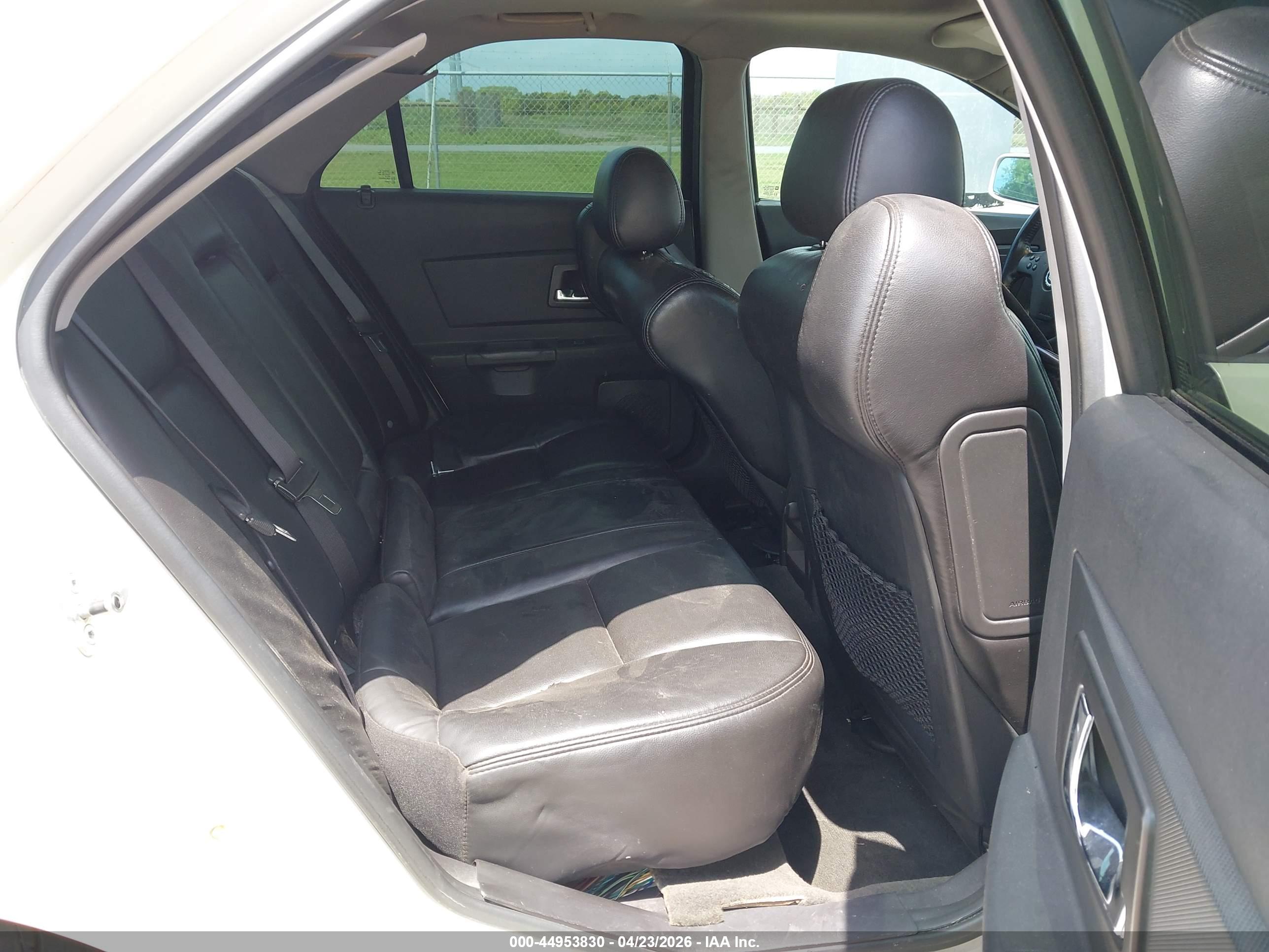 CADILLAC CTS image 8