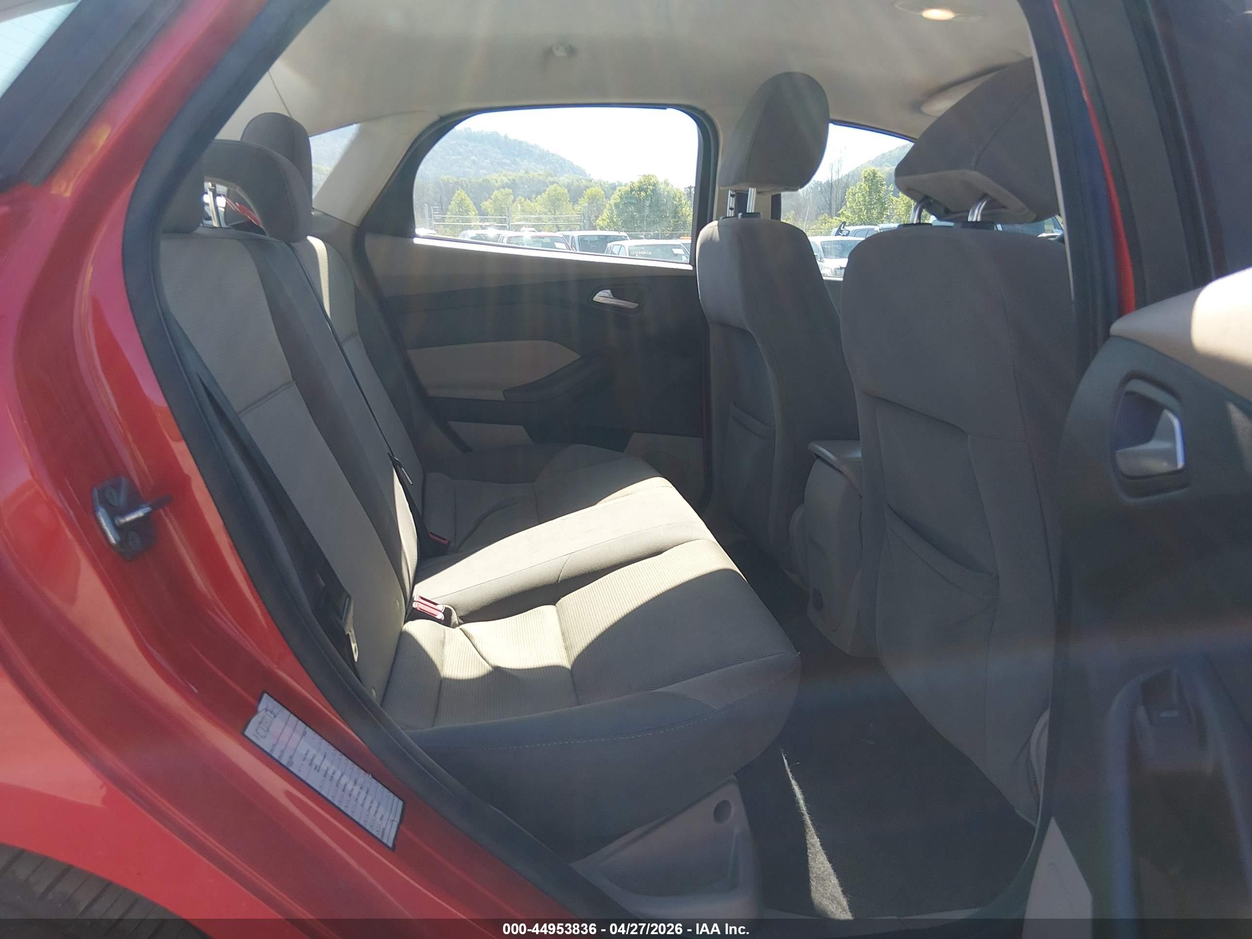 FORD FOCUS image 8