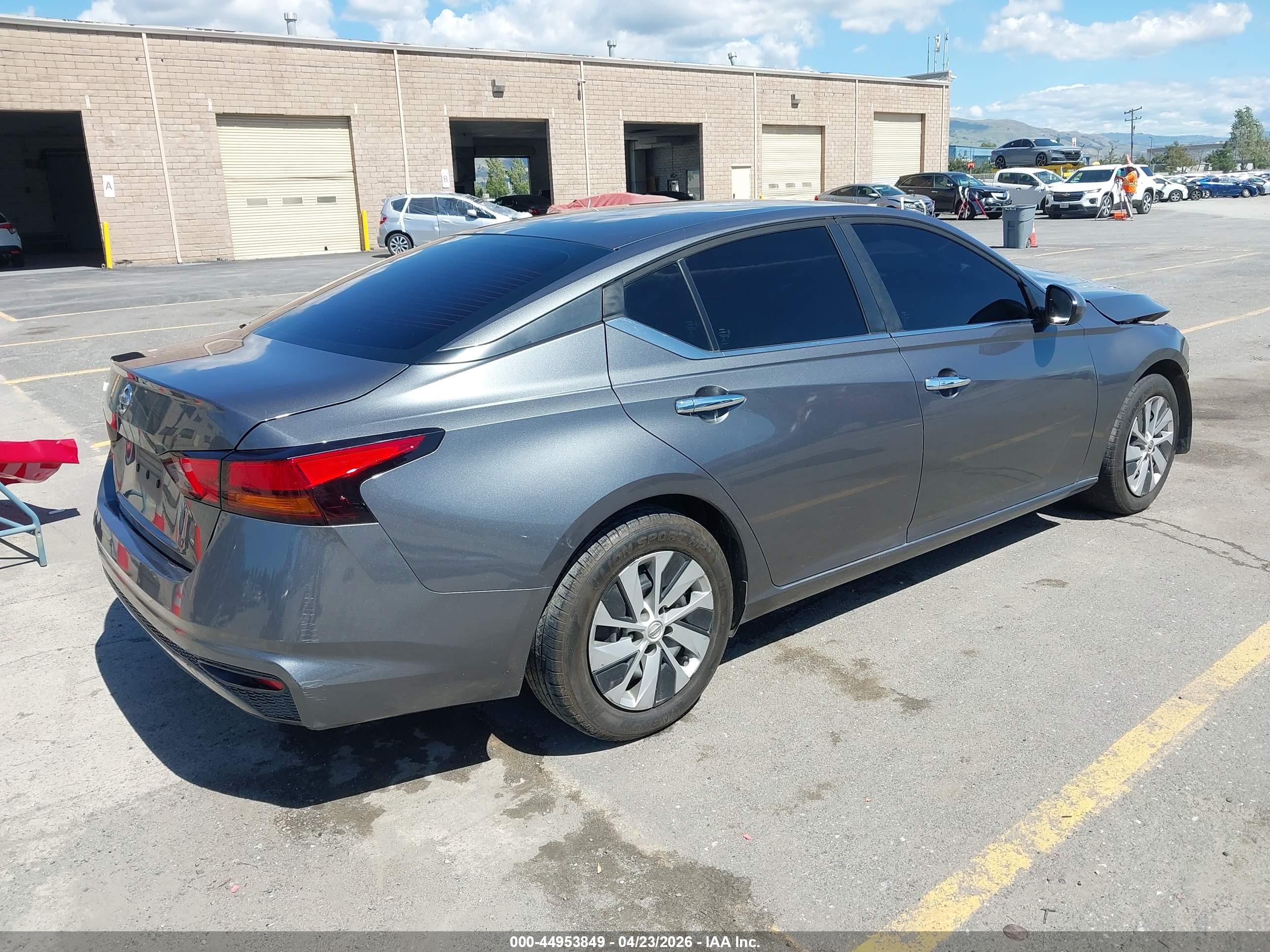 NISSAN ALTIMA image 4