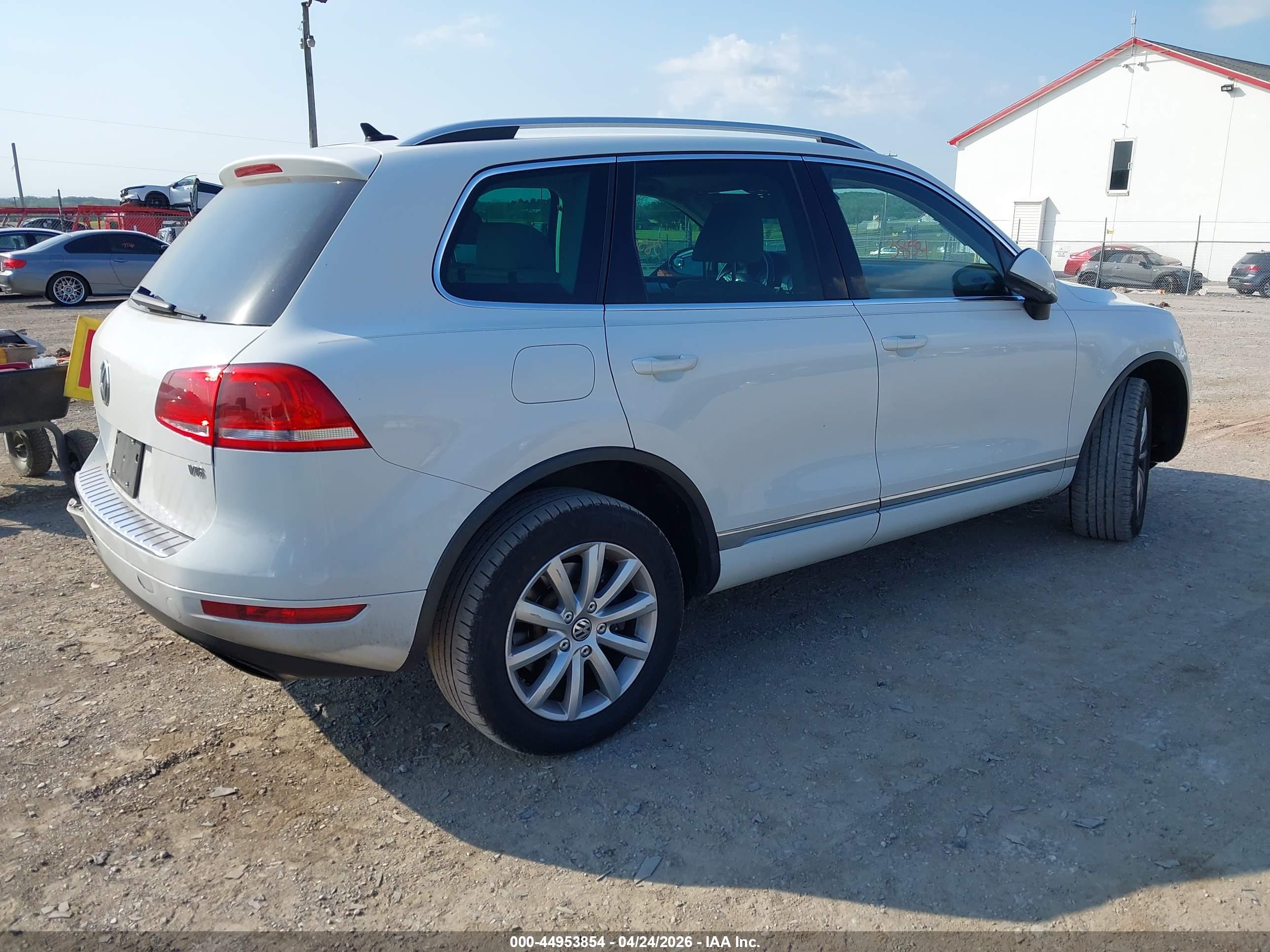 VOLKSWAGEN TOUAREG image 4