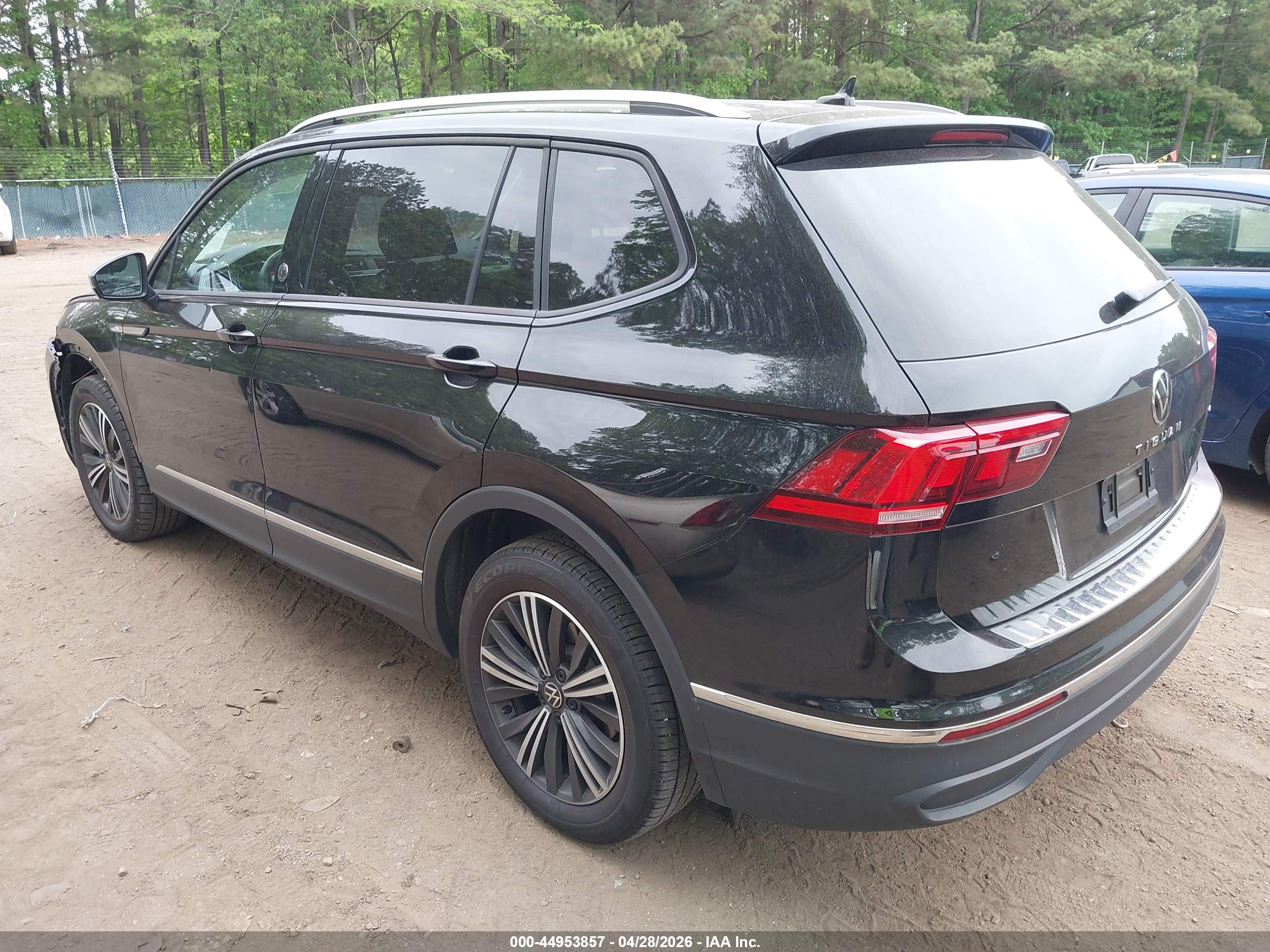 VOLKSWAGEN TIGUAN image 3