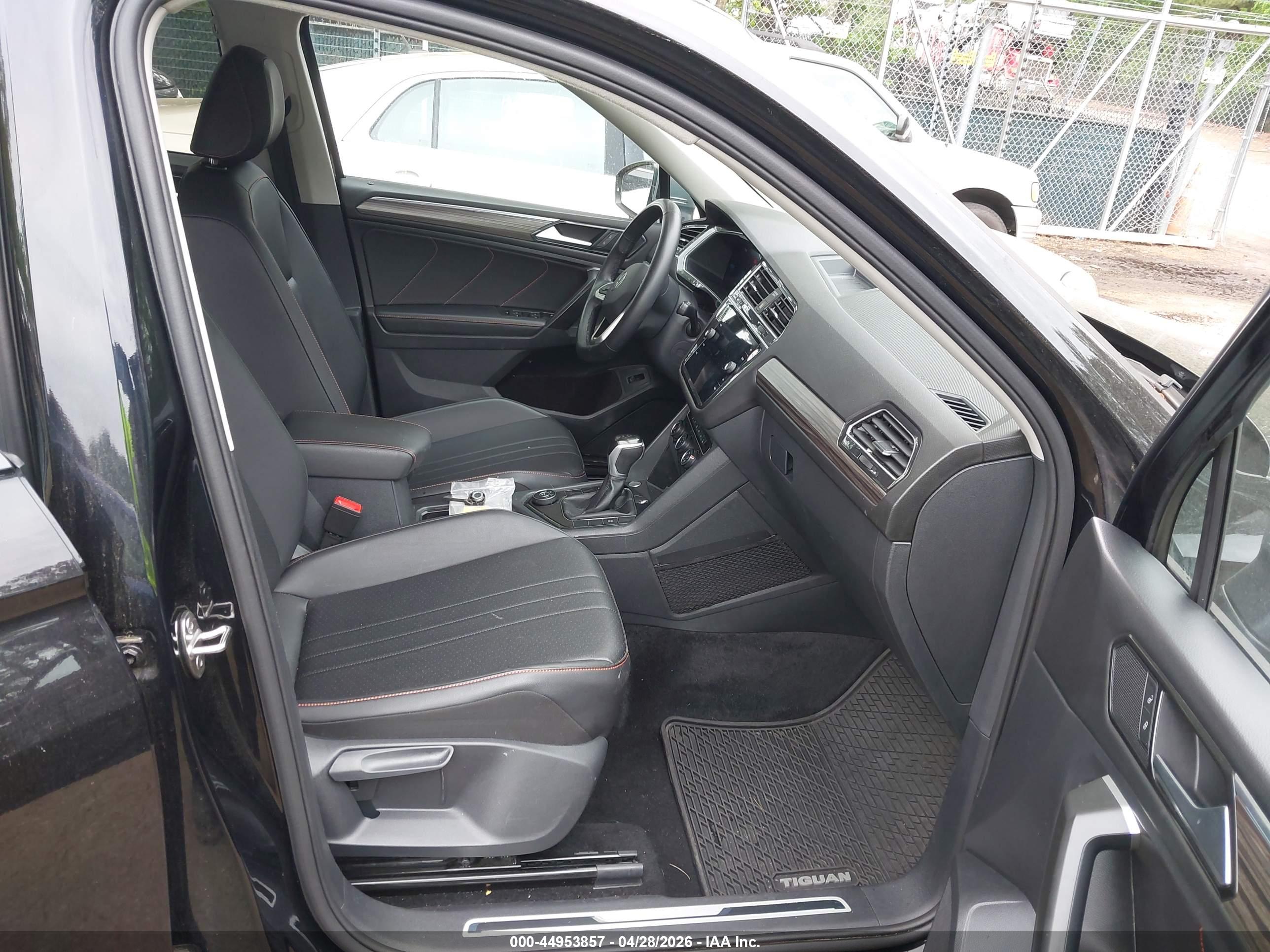 VOLKSWAGEN TIGUAN image 5