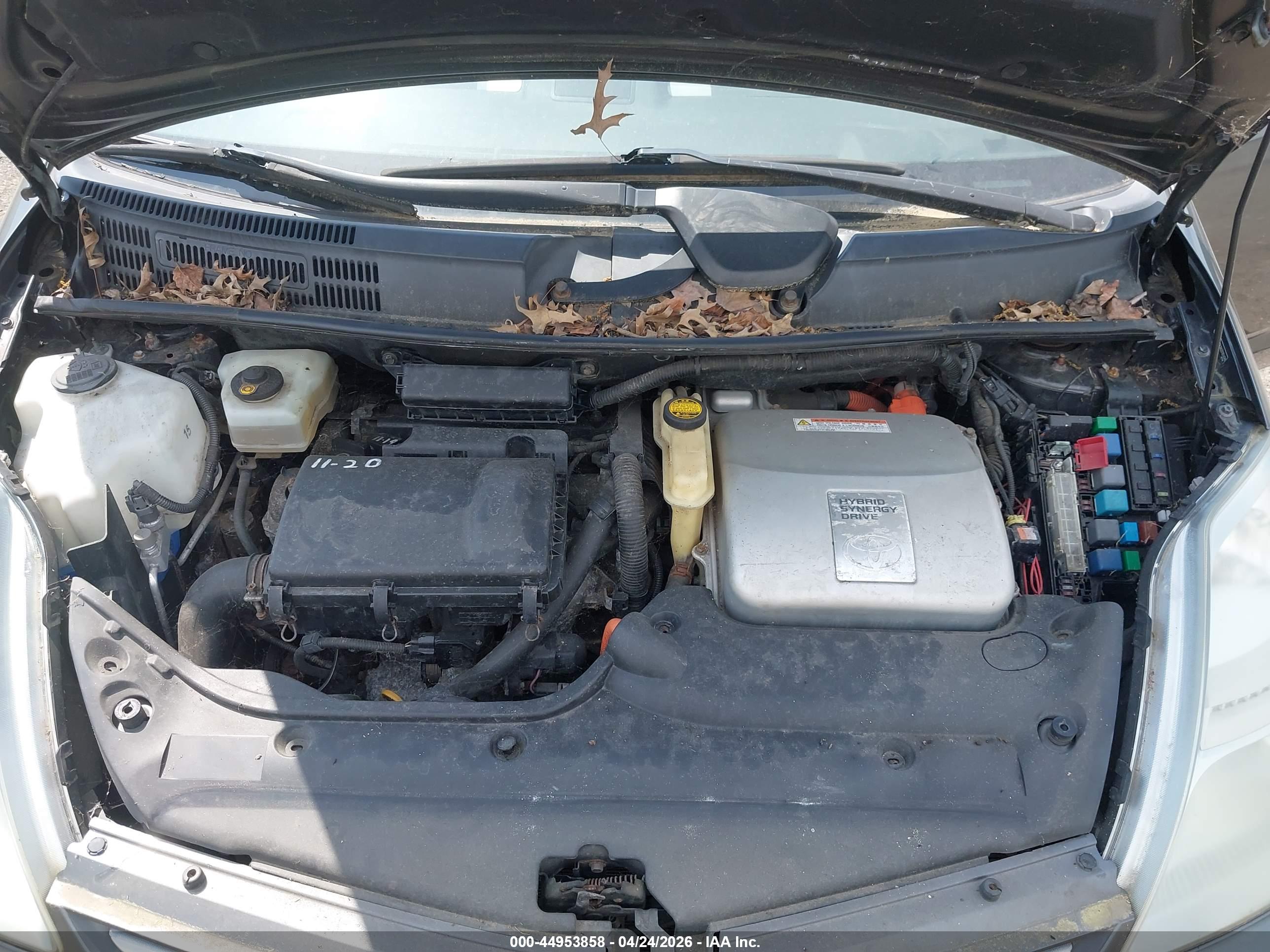 TOYOTA PRIUS image 10