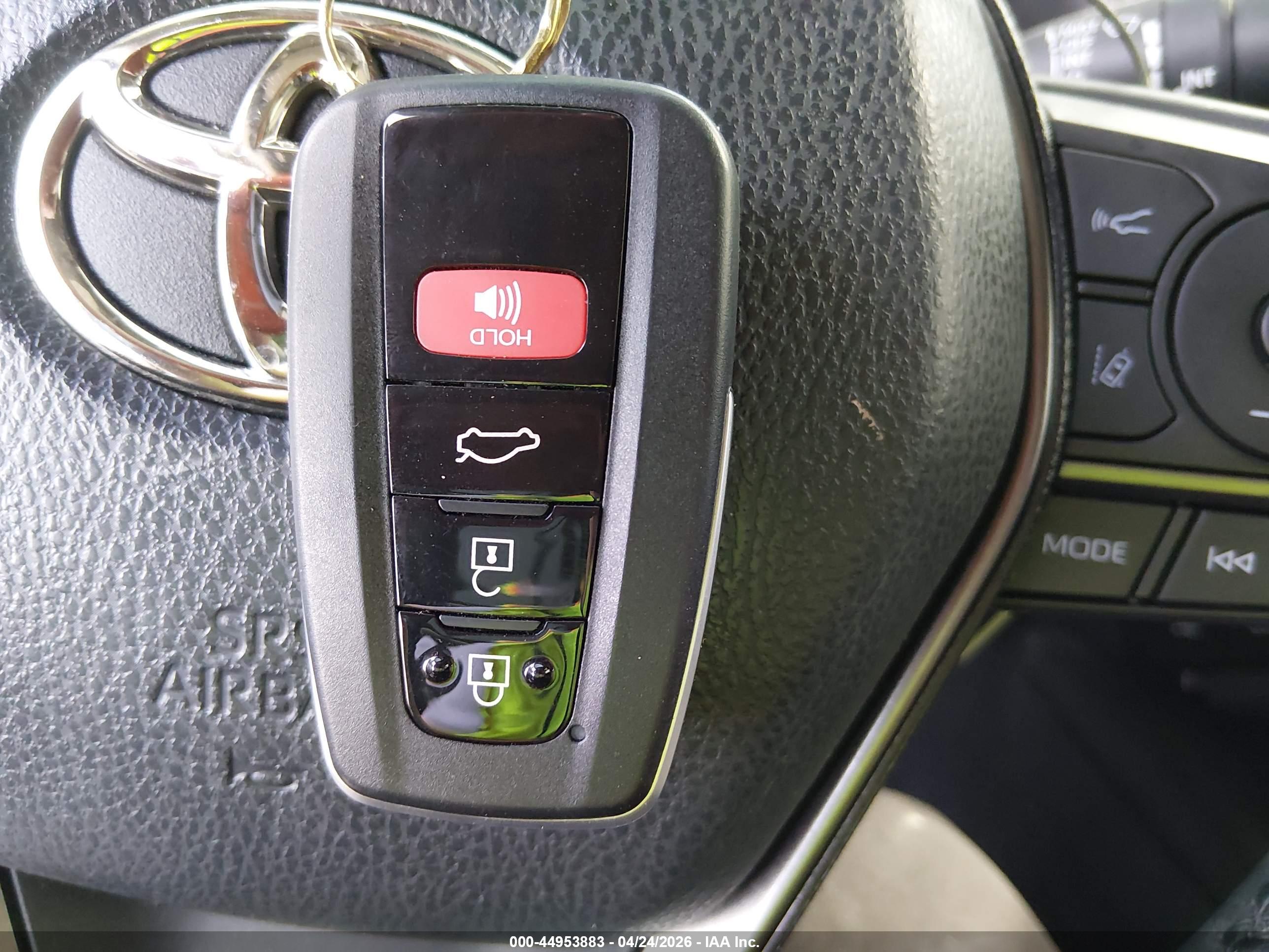 TOYOTA CAMRY image 11