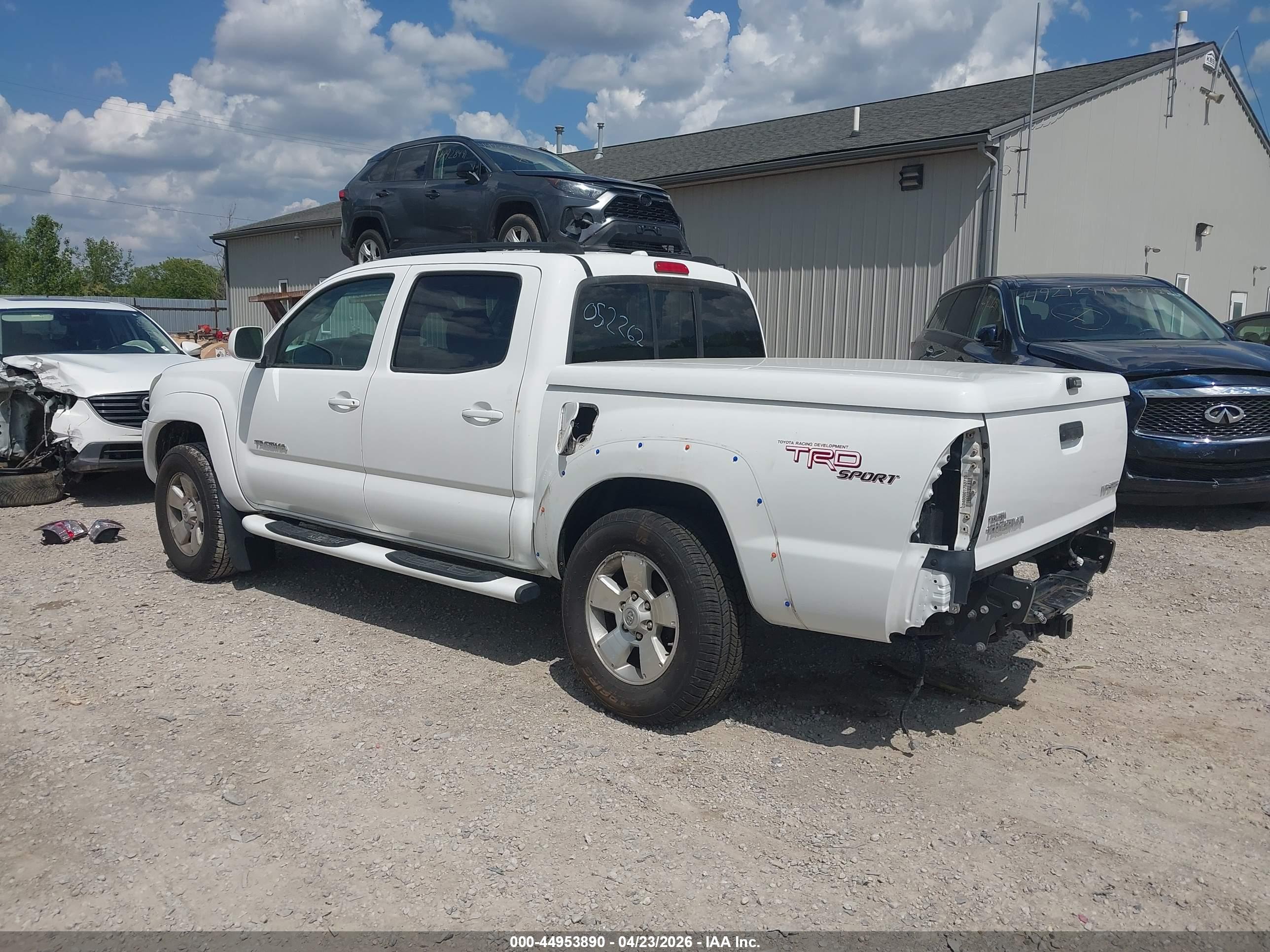 TOYOTA TACOMA image 3