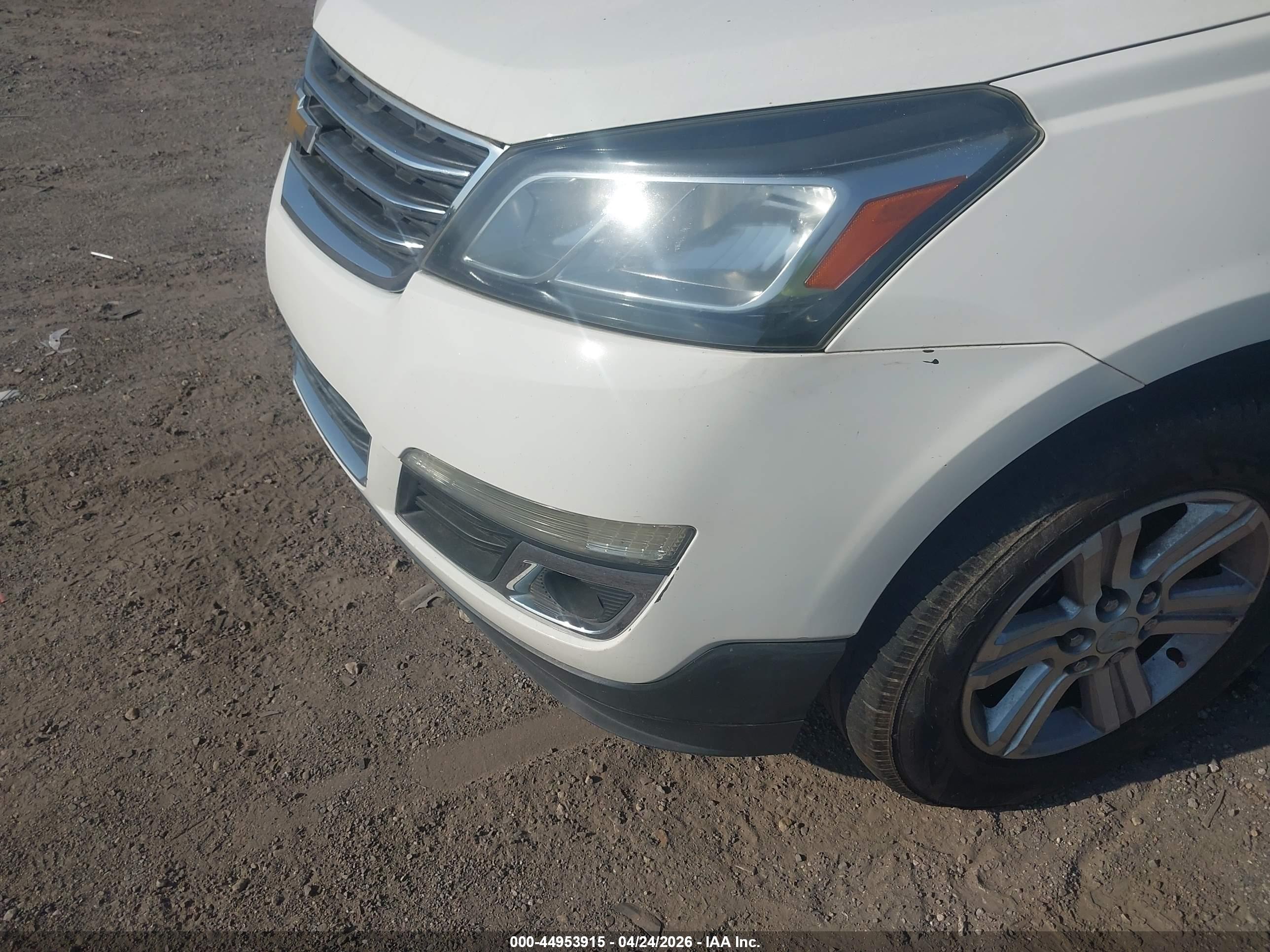 CHEVROLET TRAVERSE image 6