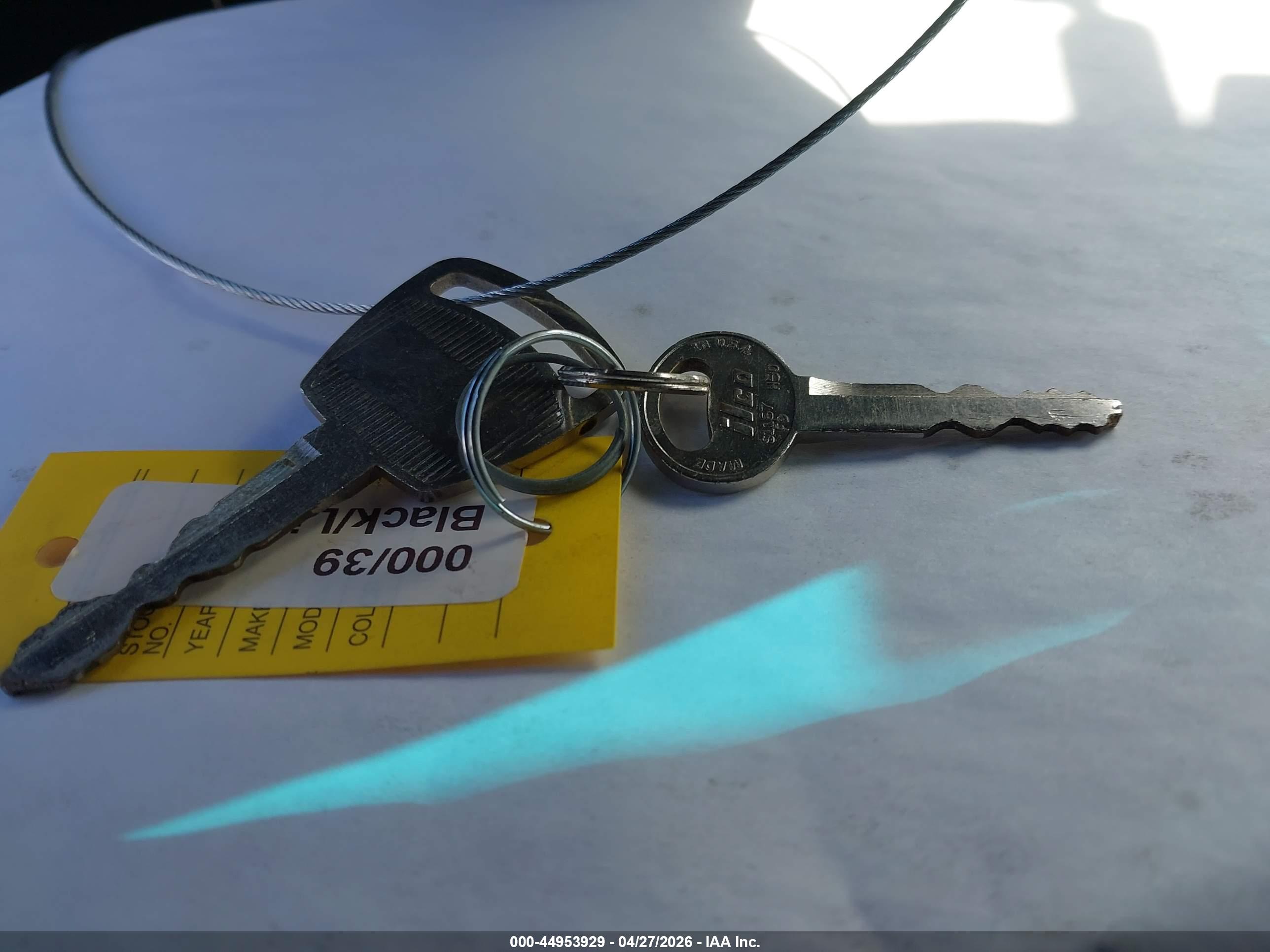 LINCOLN TOWN image 11