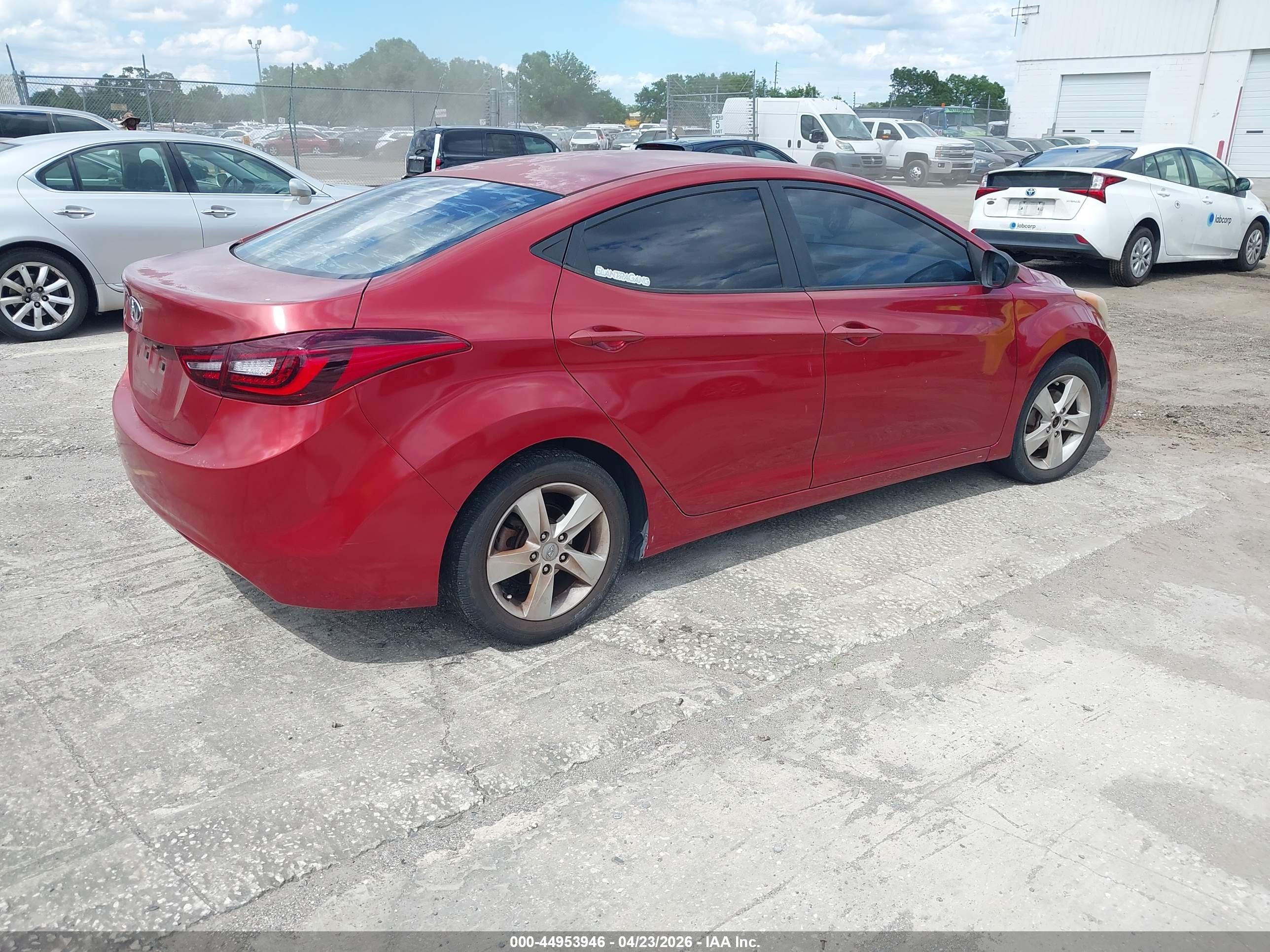 HYUNDAI ELANTRA image 4