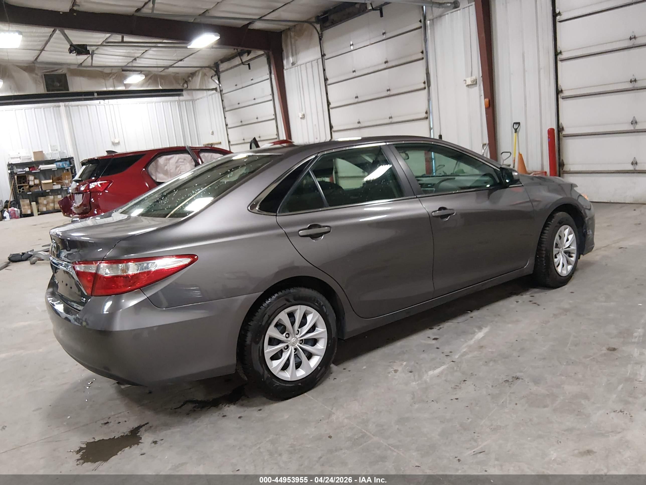 TOYOTA CAMRY image 4