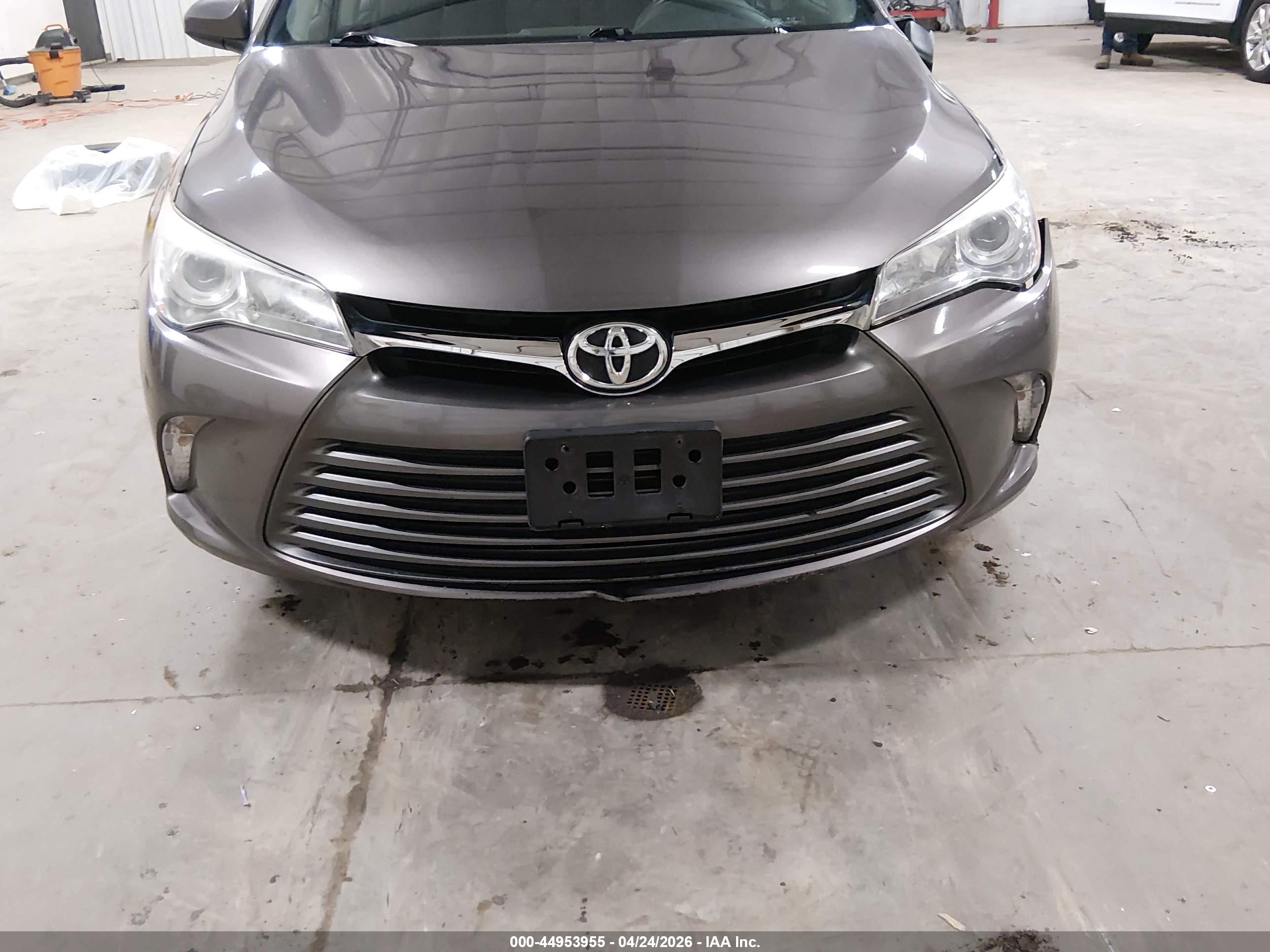 TOYOTA CAMRY image 6