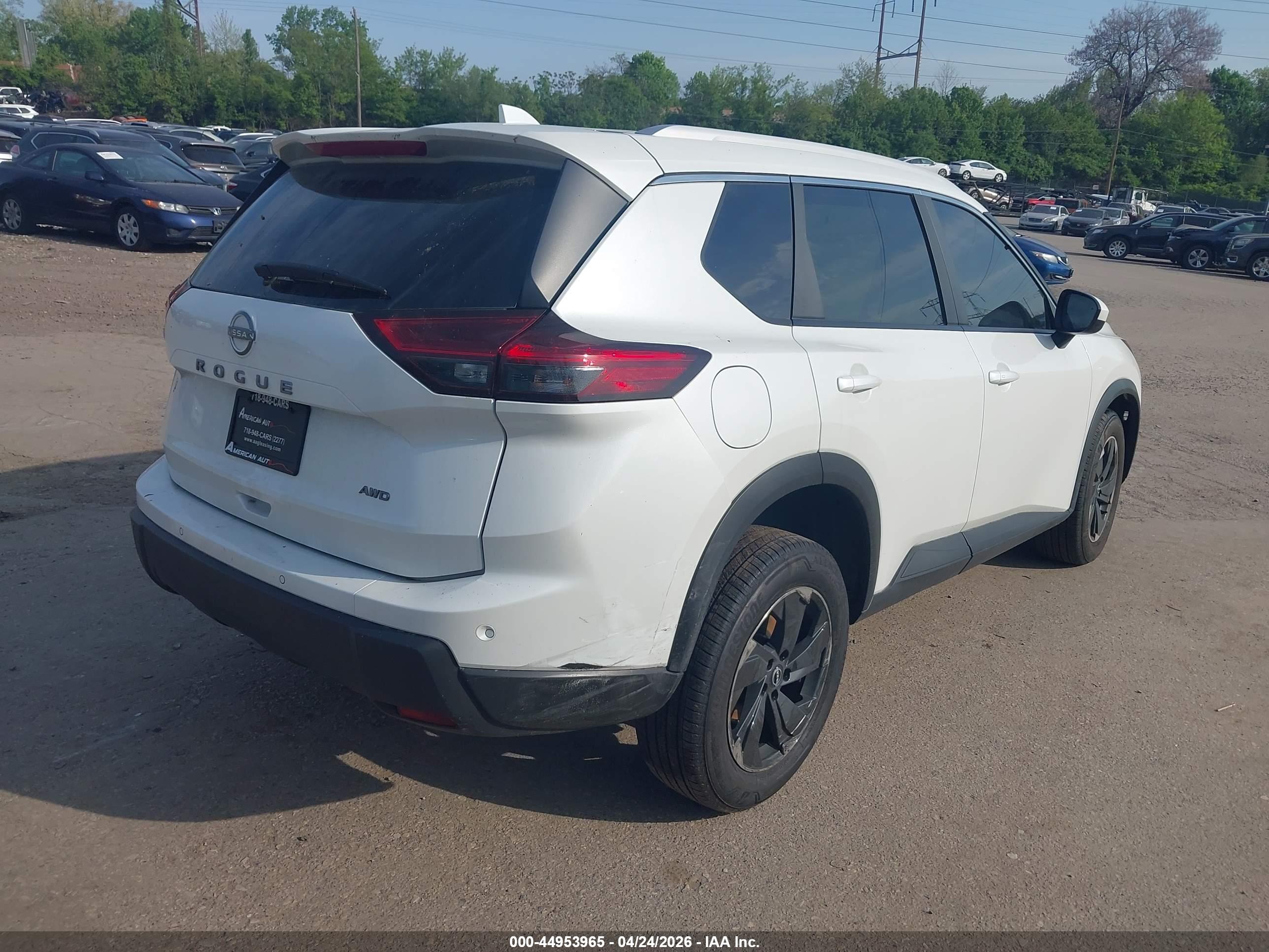 NISSAN ROGUE image 4