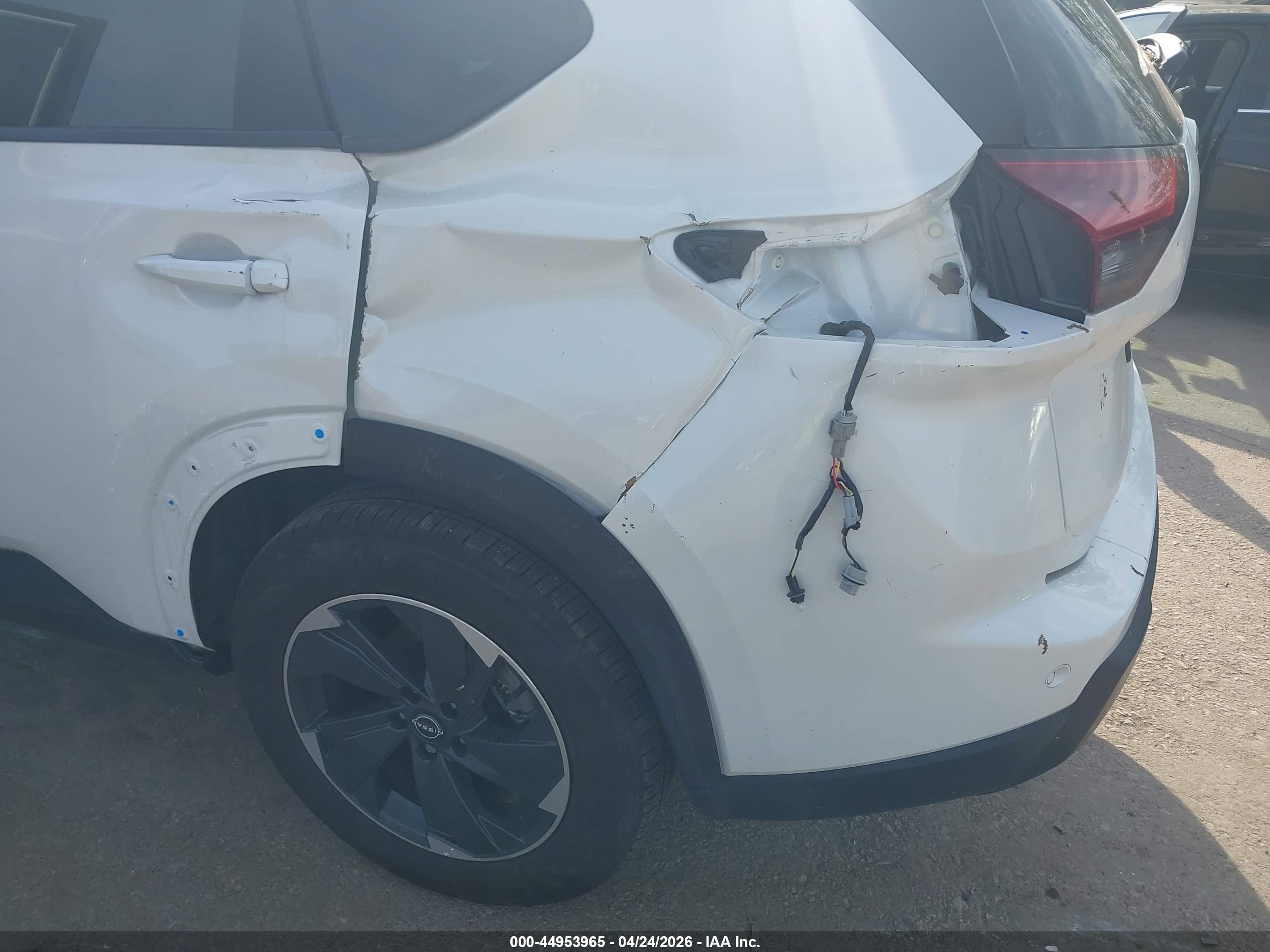 NISSAN ROGUE image 6