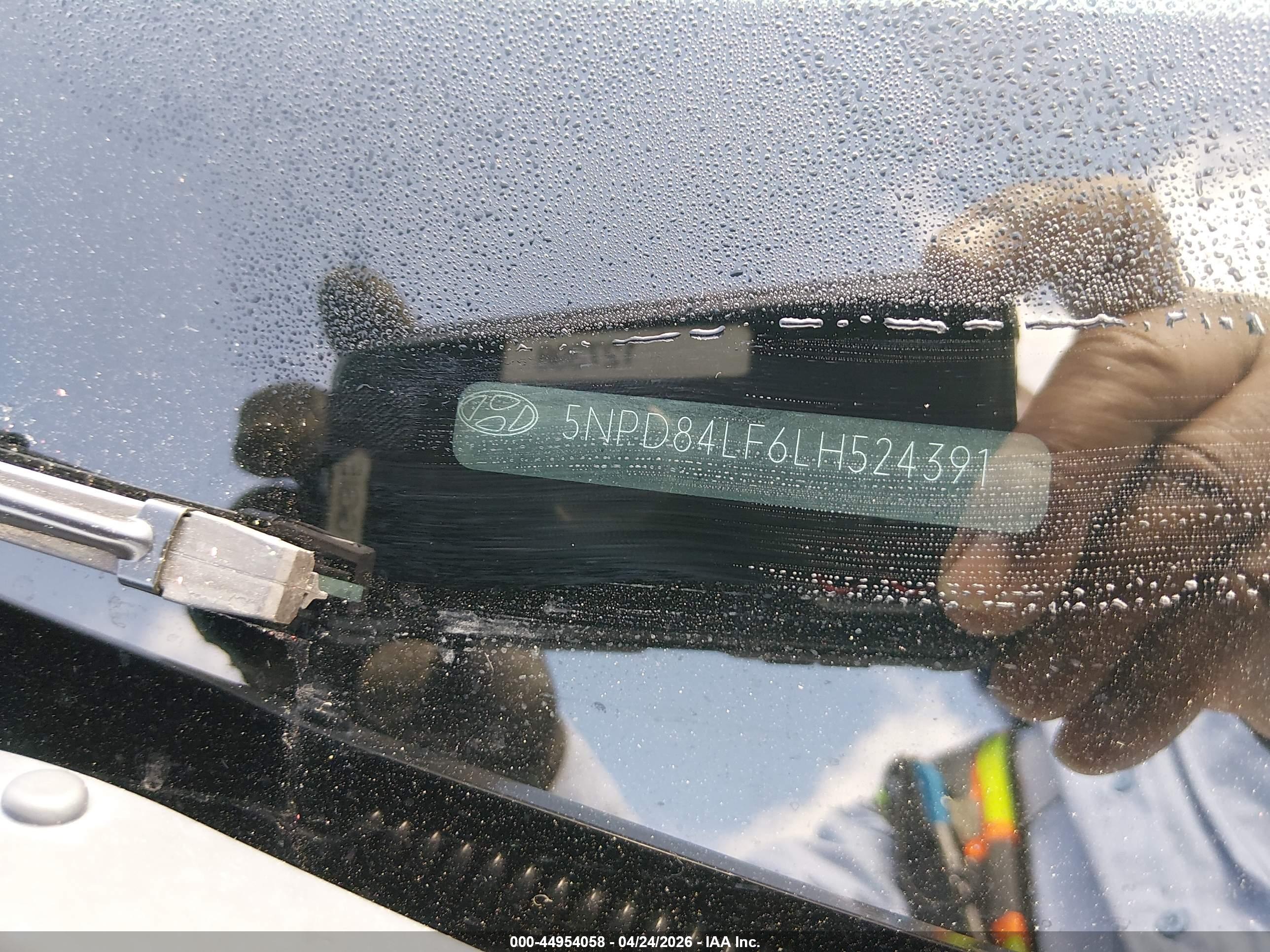 HYUNDAI ELANTRA image 9