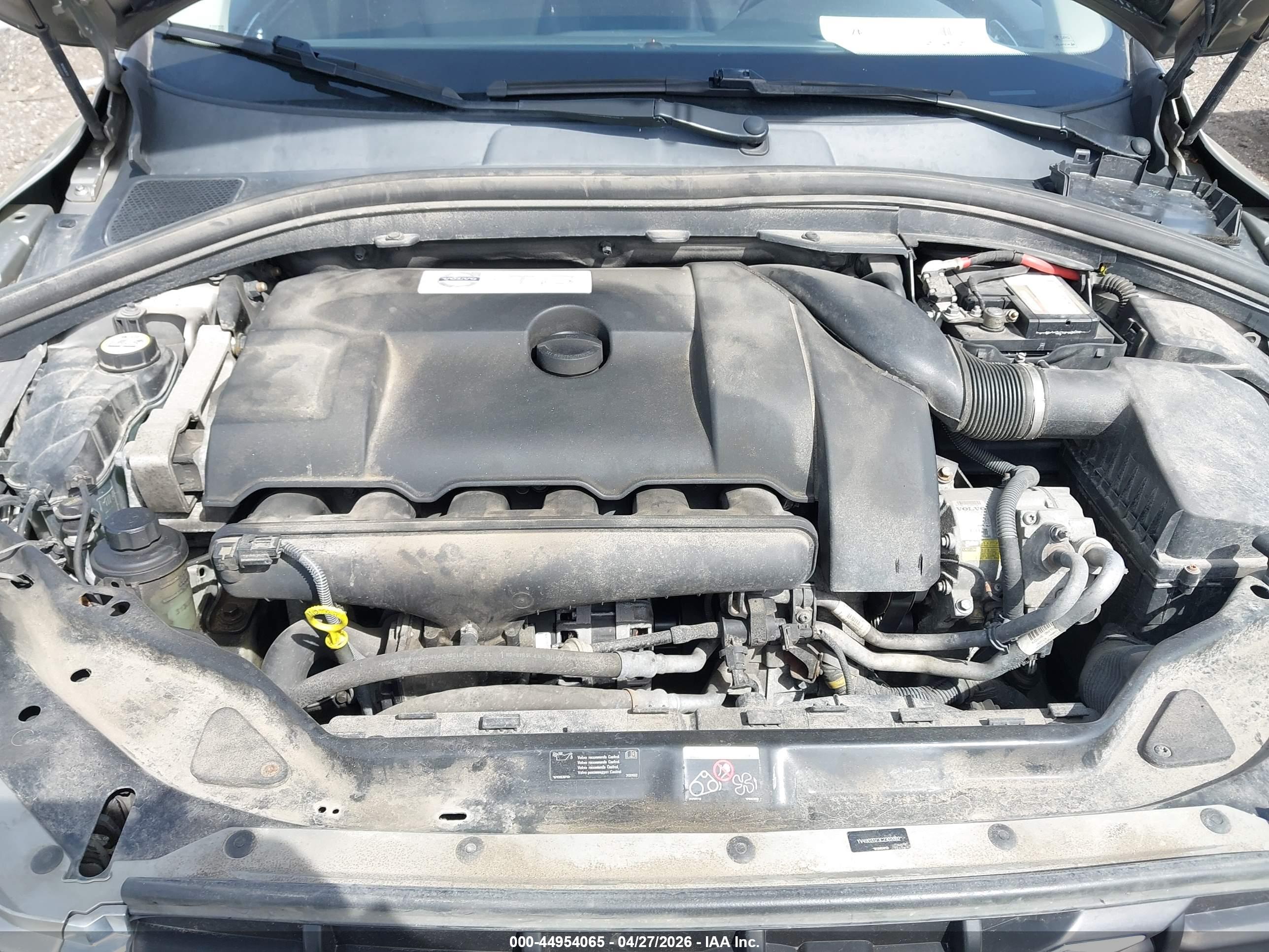 VOLVO XC60 image 10