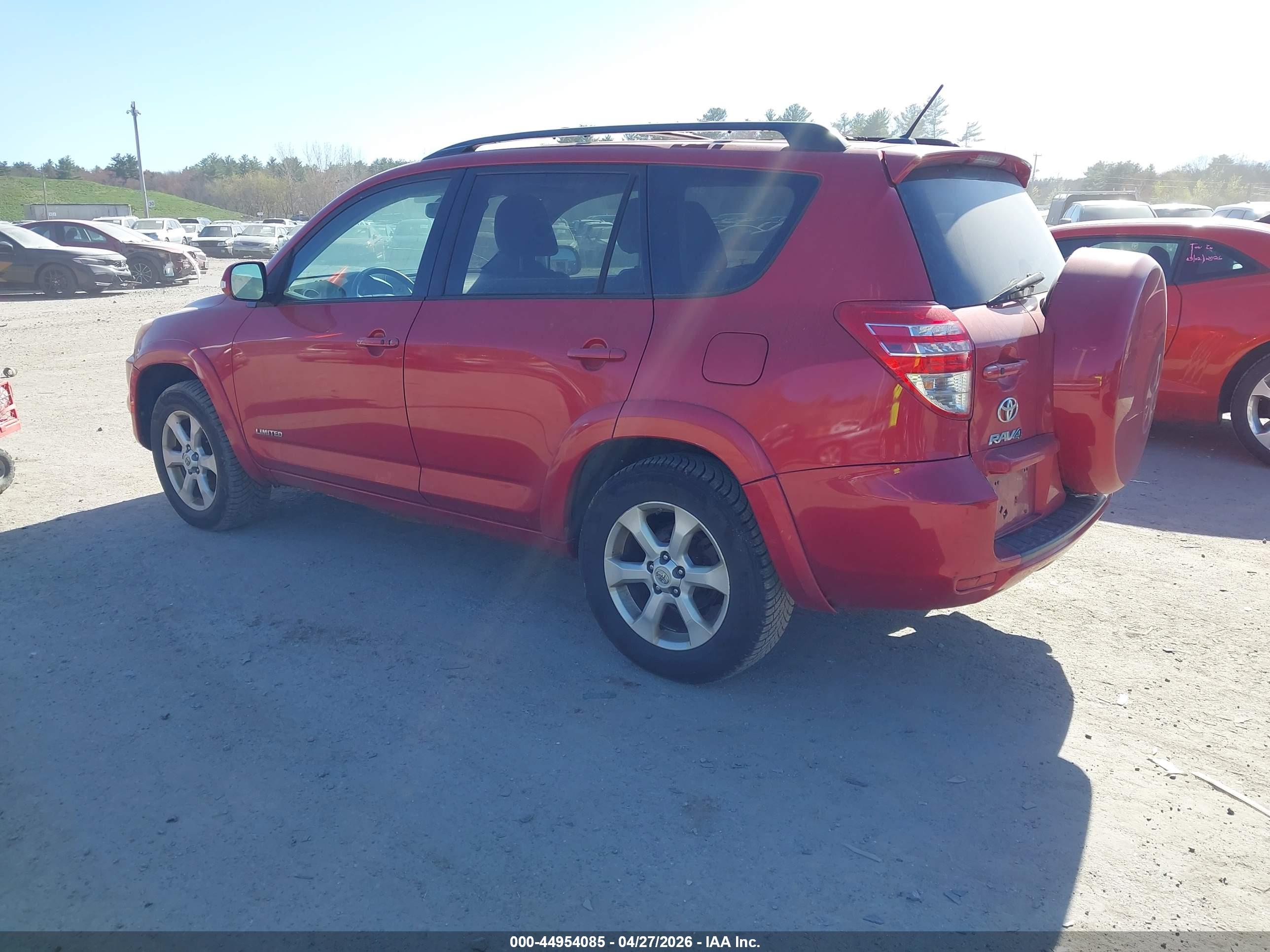 TOYOTA RAV4 image 3