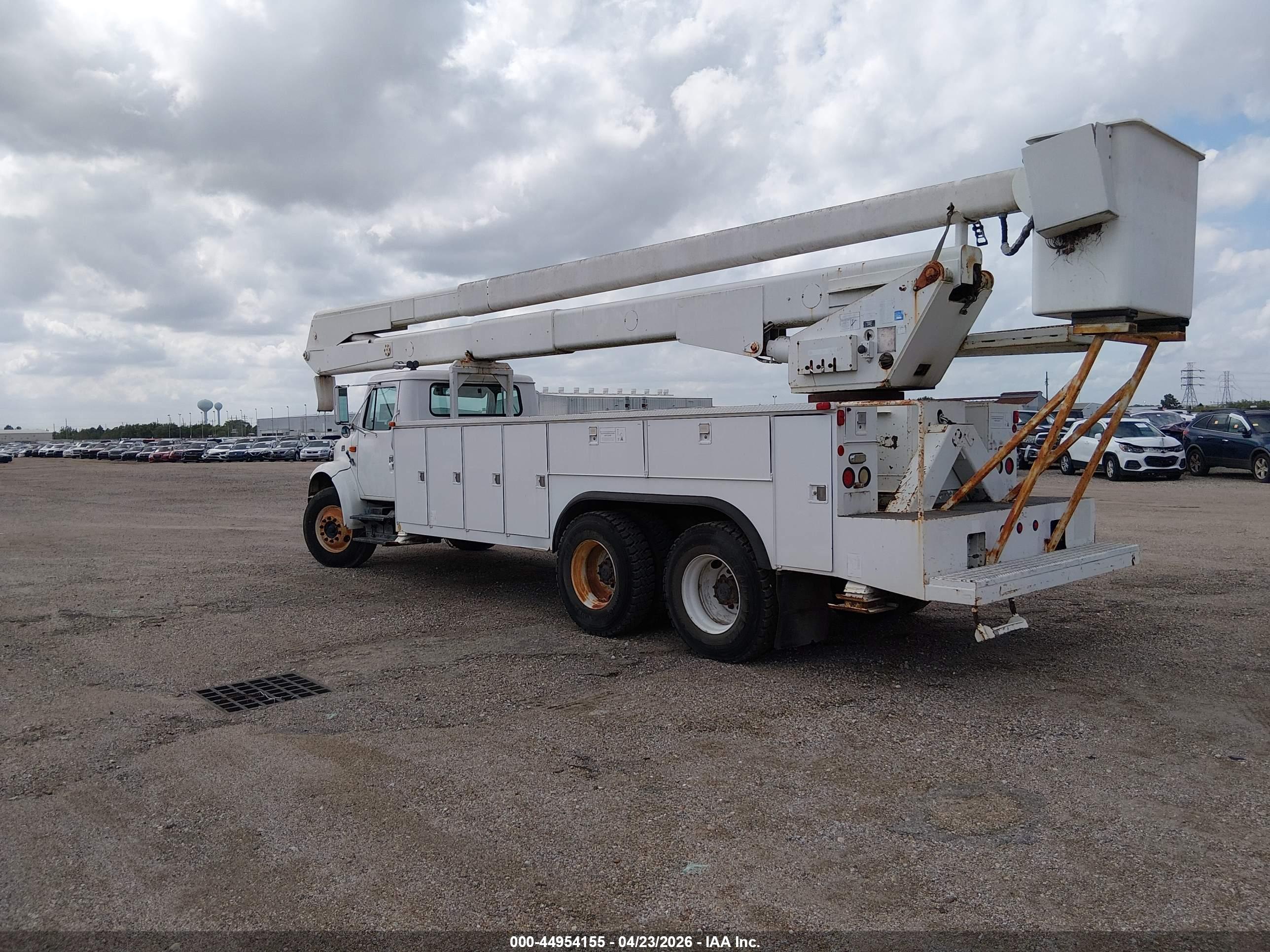 INTERNATIONAL 4000 image 3