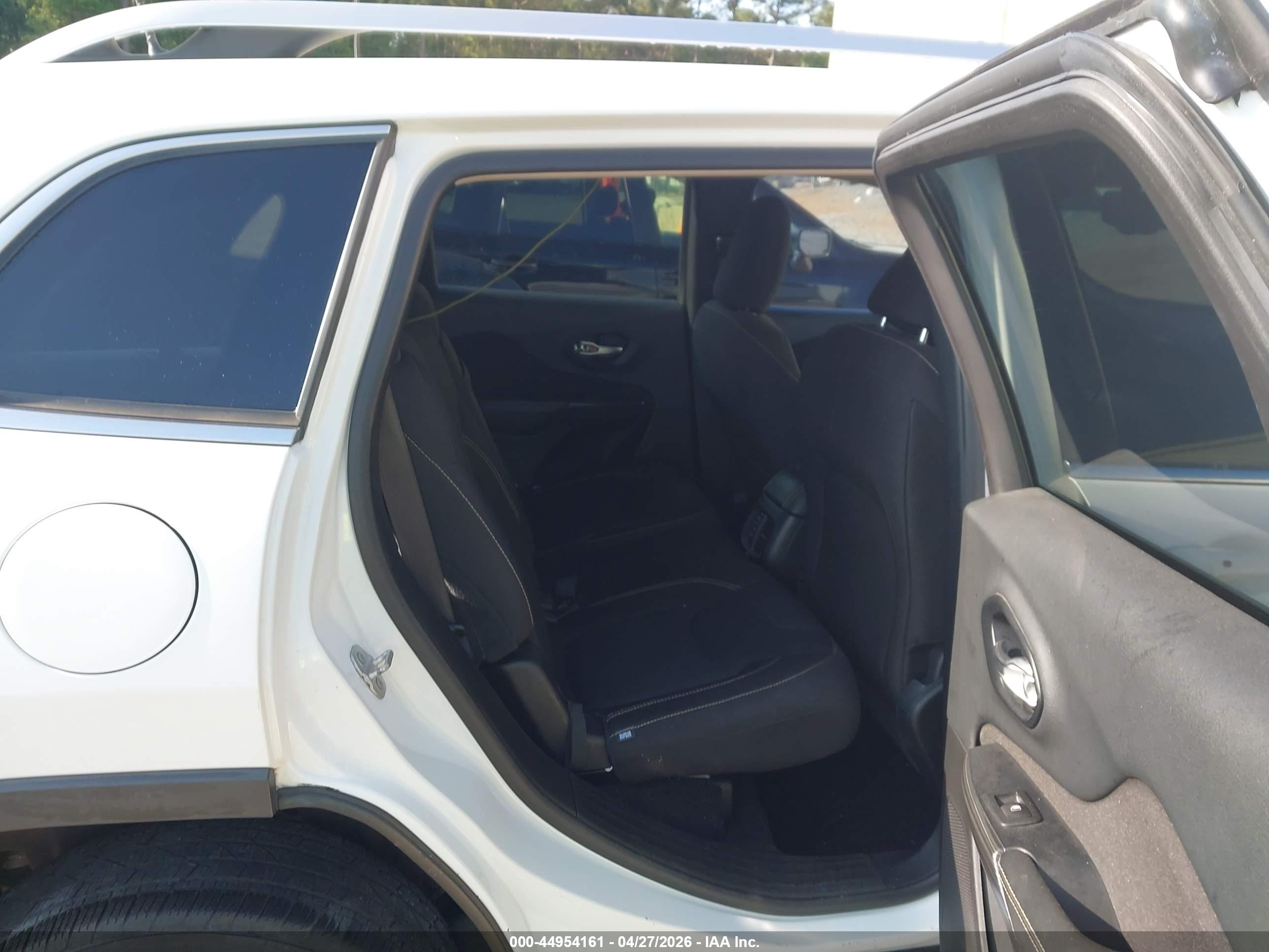 JEEP CHEROKEE image 8