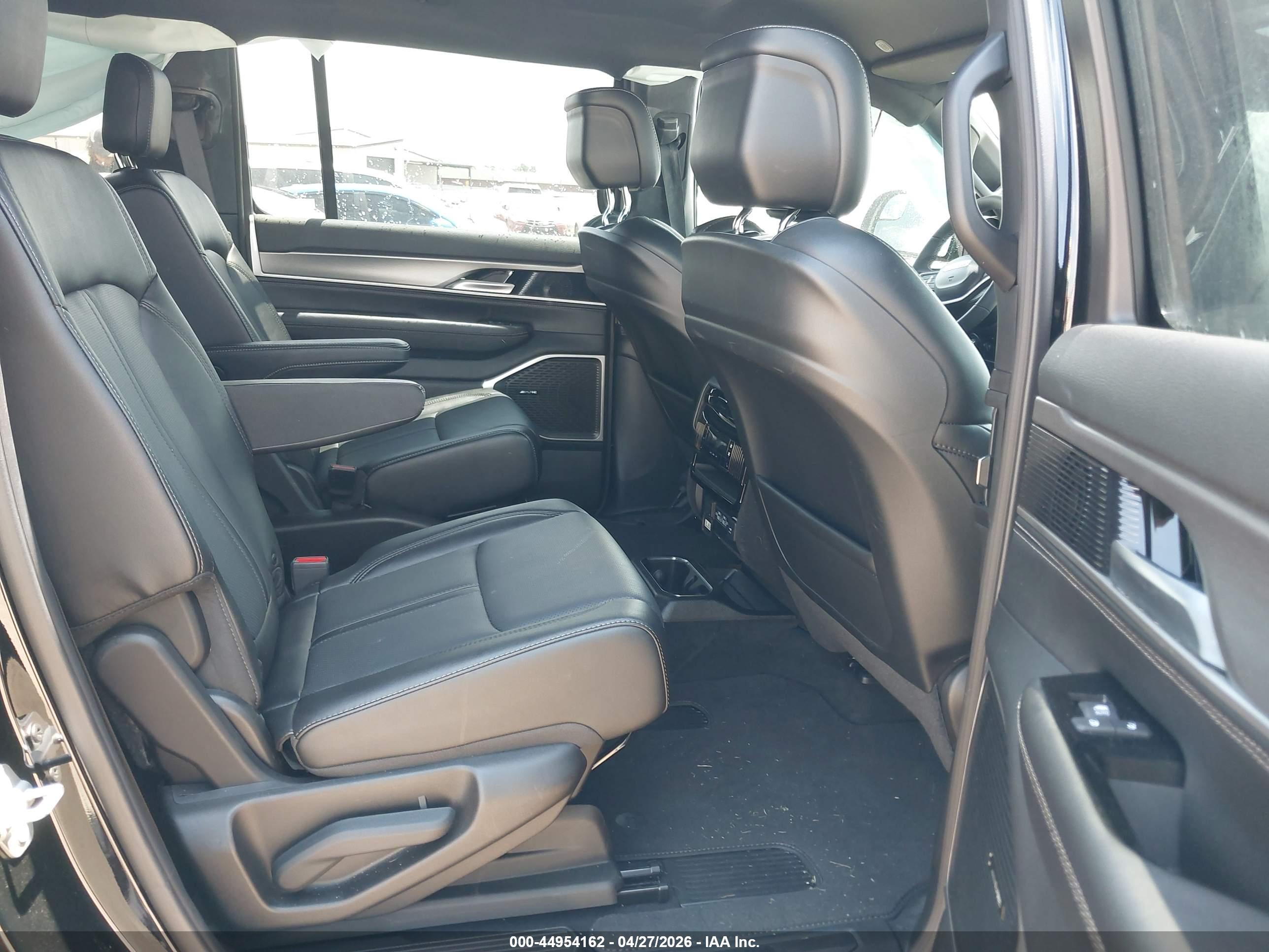 JEEP WAGONEER image 8