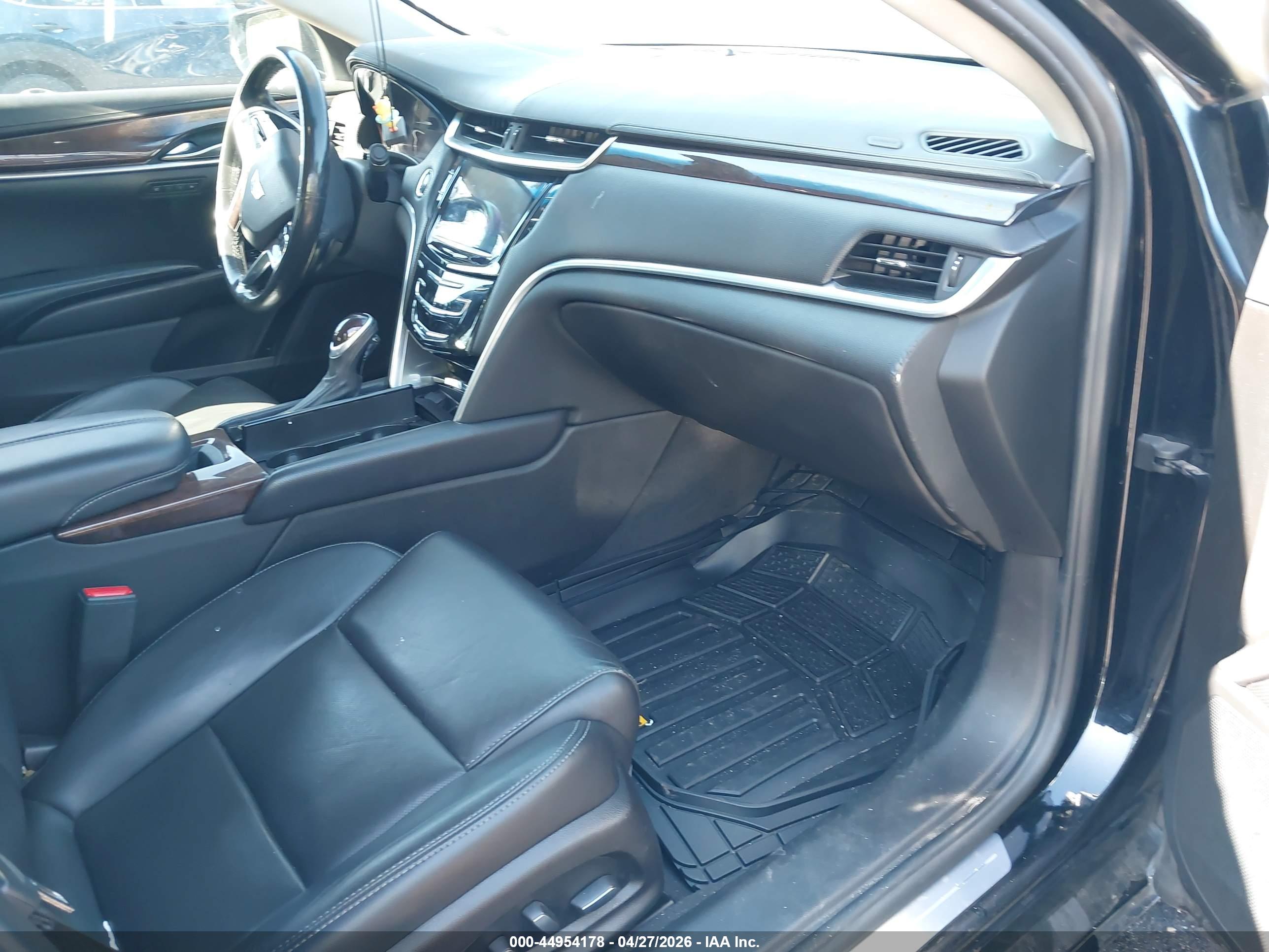 CADILLAC XTS image 5