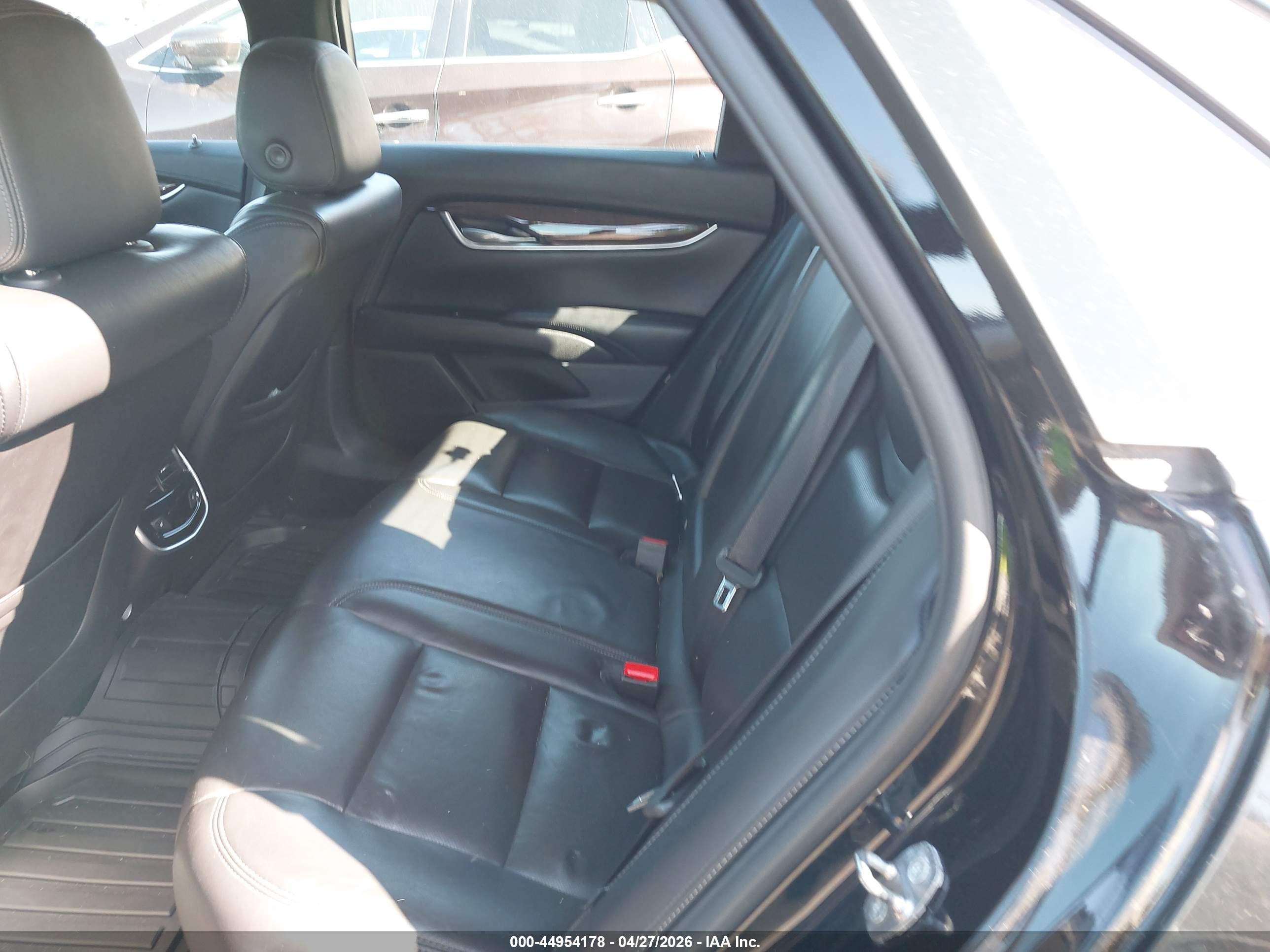 CADILLAC XTS image 8
