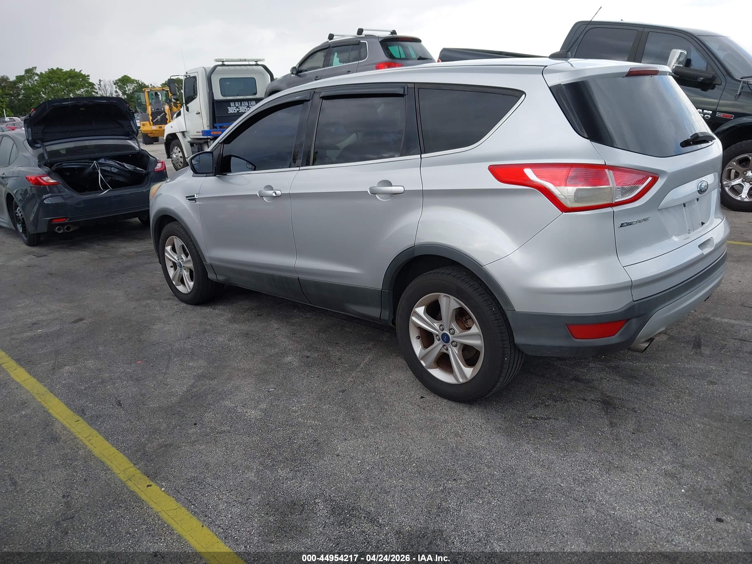 FORD ESCAPE image 3