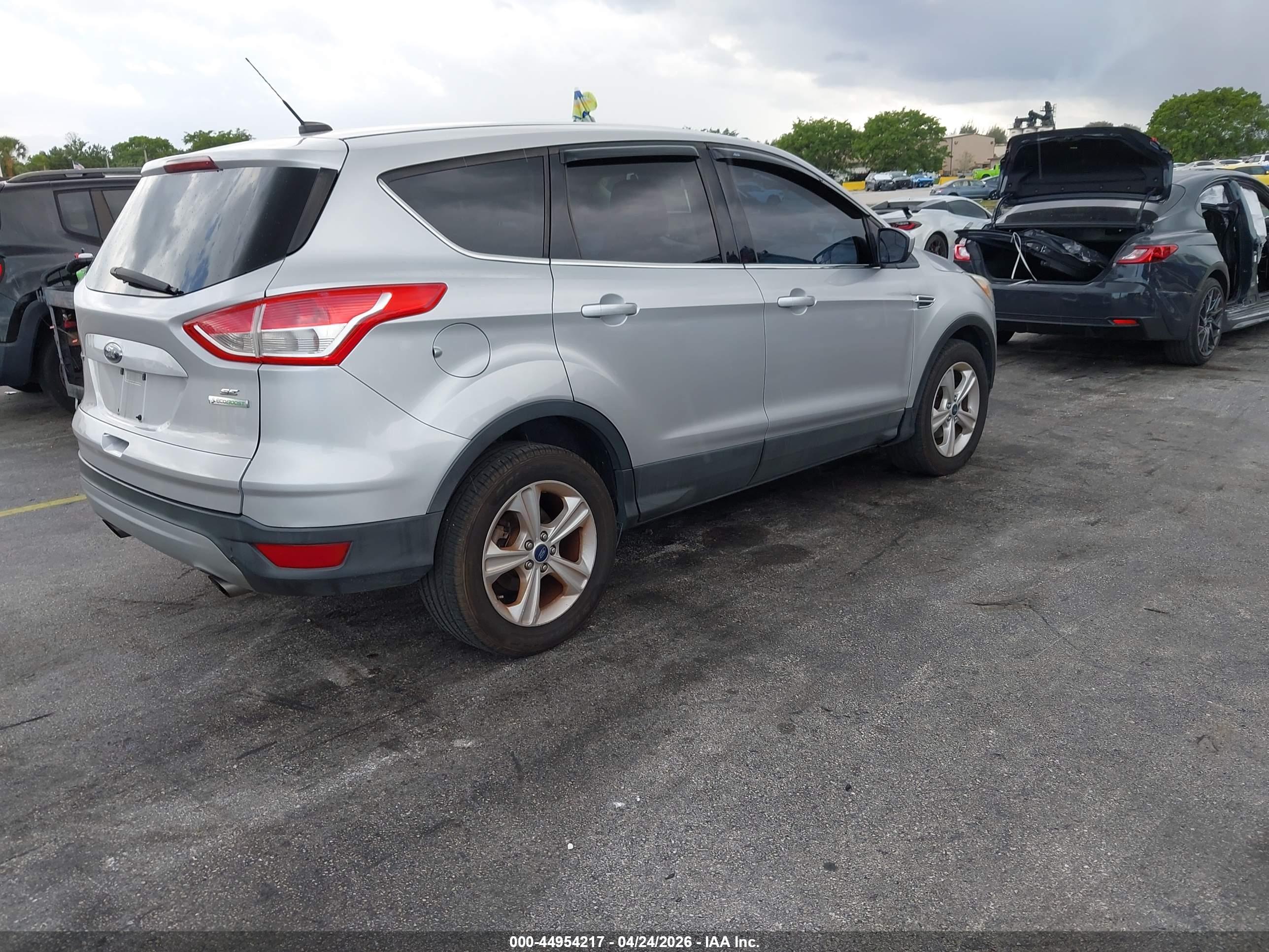 FORD ESCAPE image 4