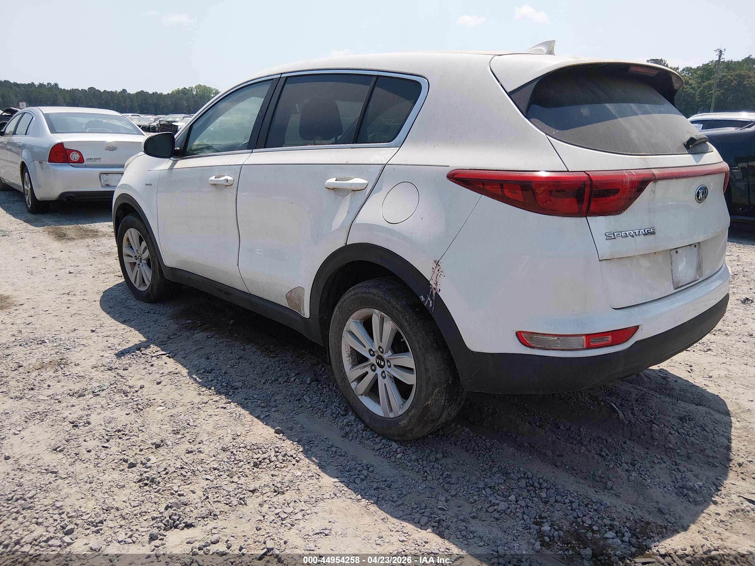 KIA SPORTAGE image 3