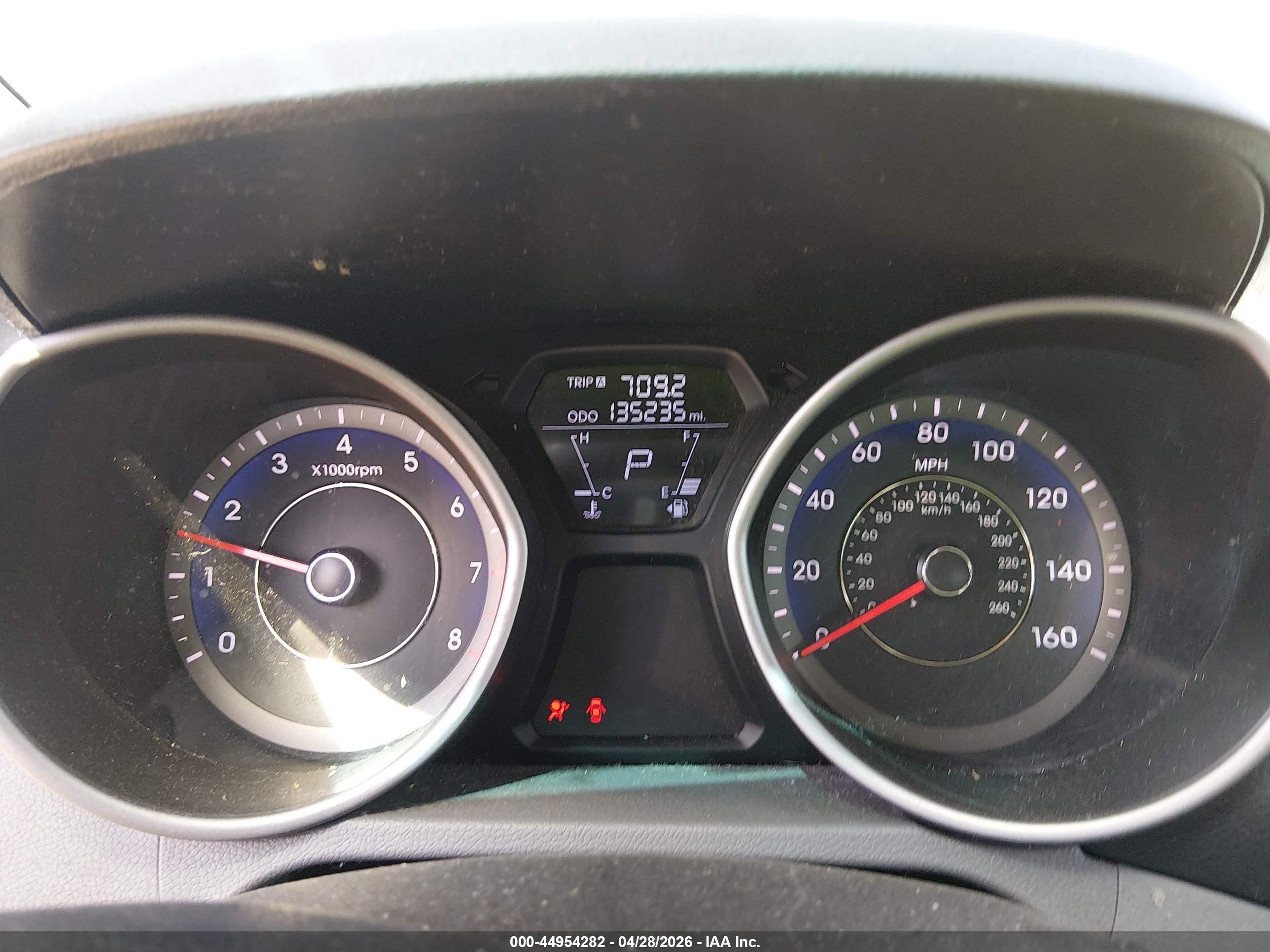 HYUNDAI ELANTRA image 7