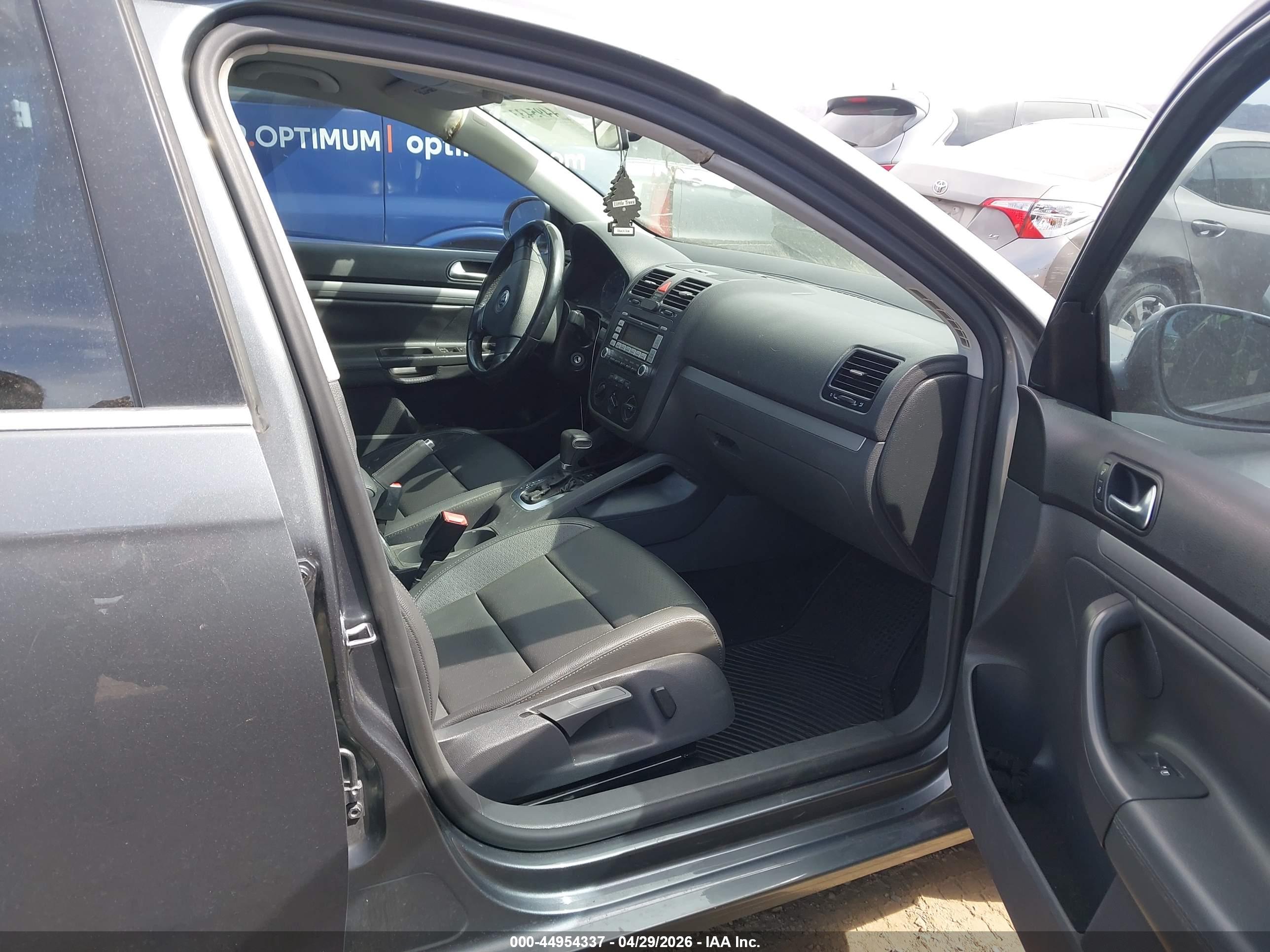 VOLKSWAGEN JETTA image 5