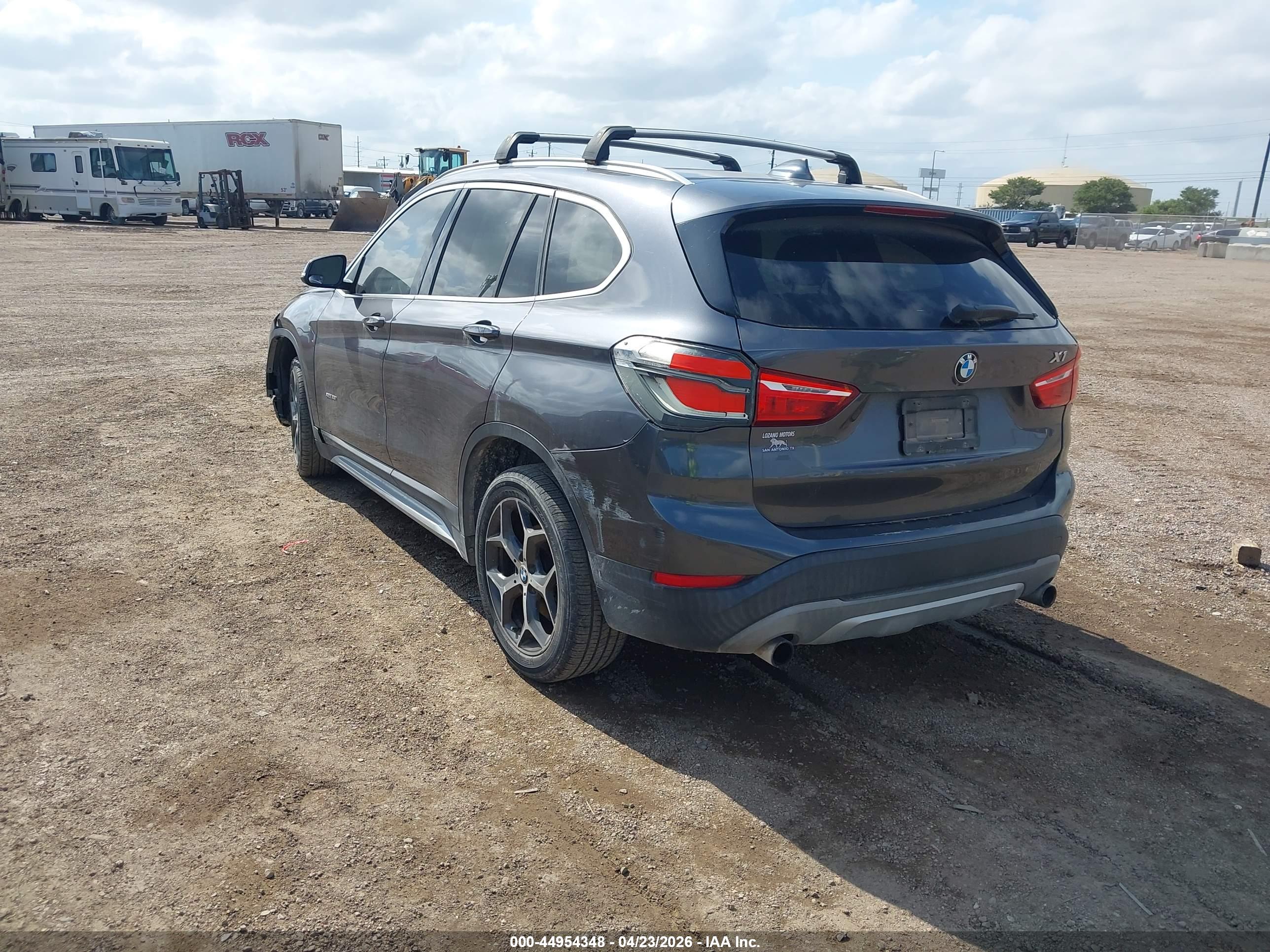 BMW X1 image 3