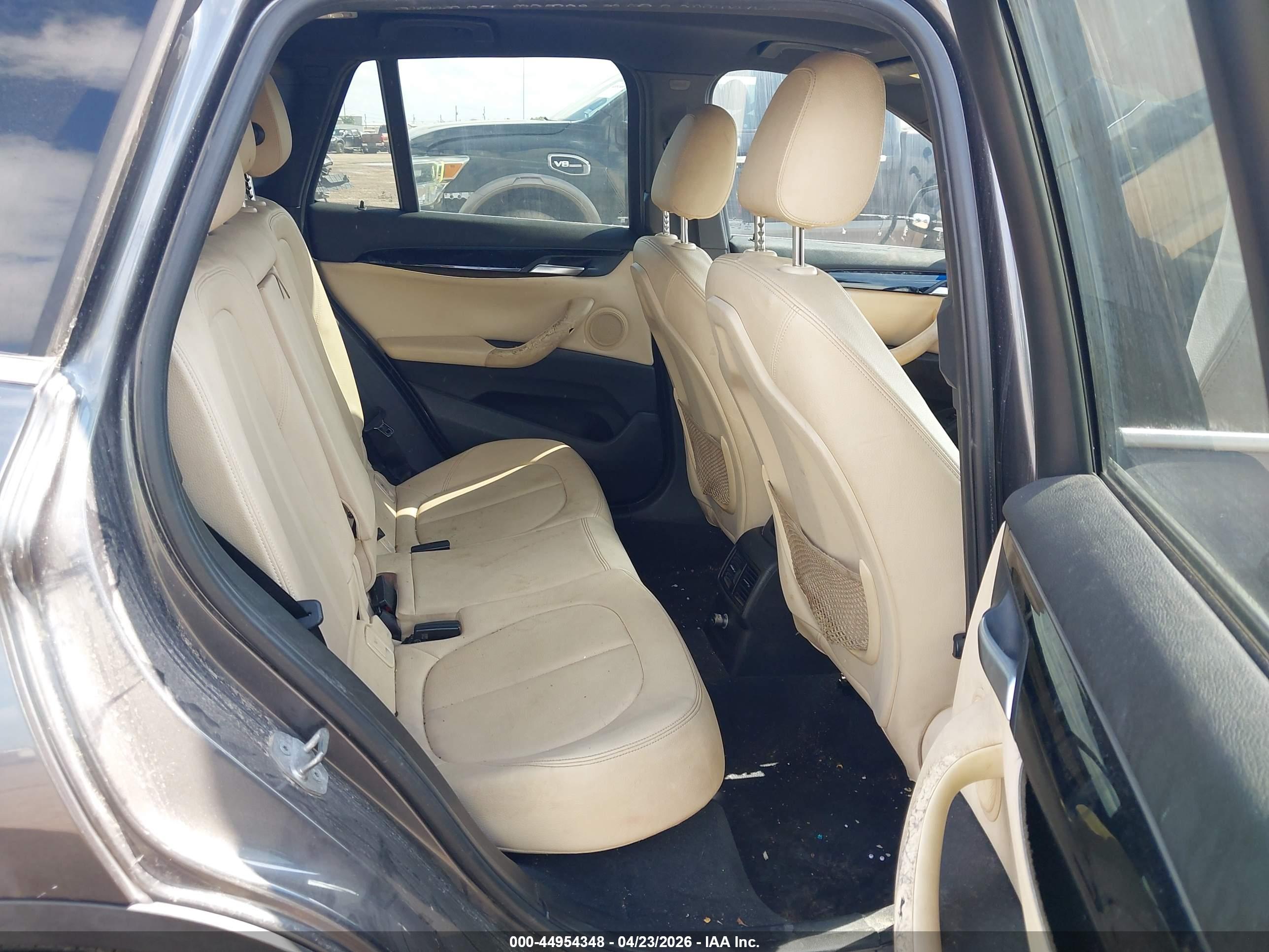 BMW X1 image 8