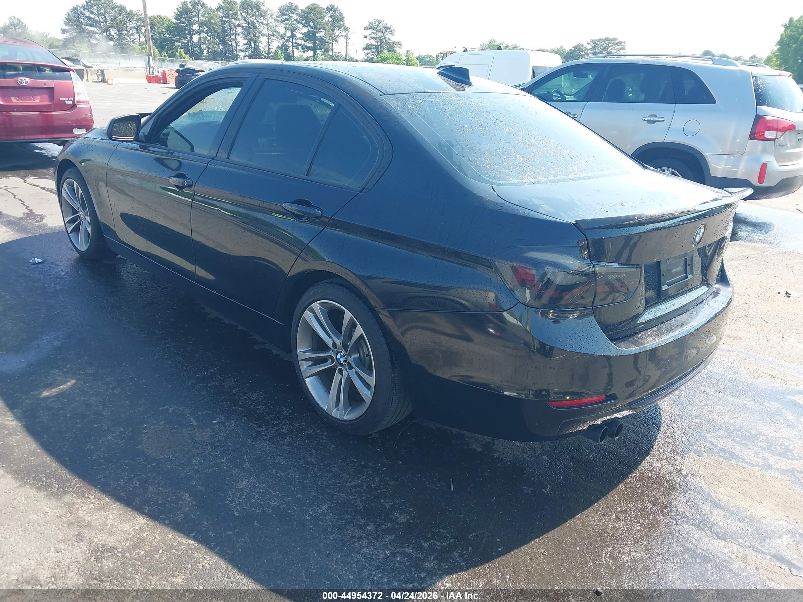 BMW 328I image 3