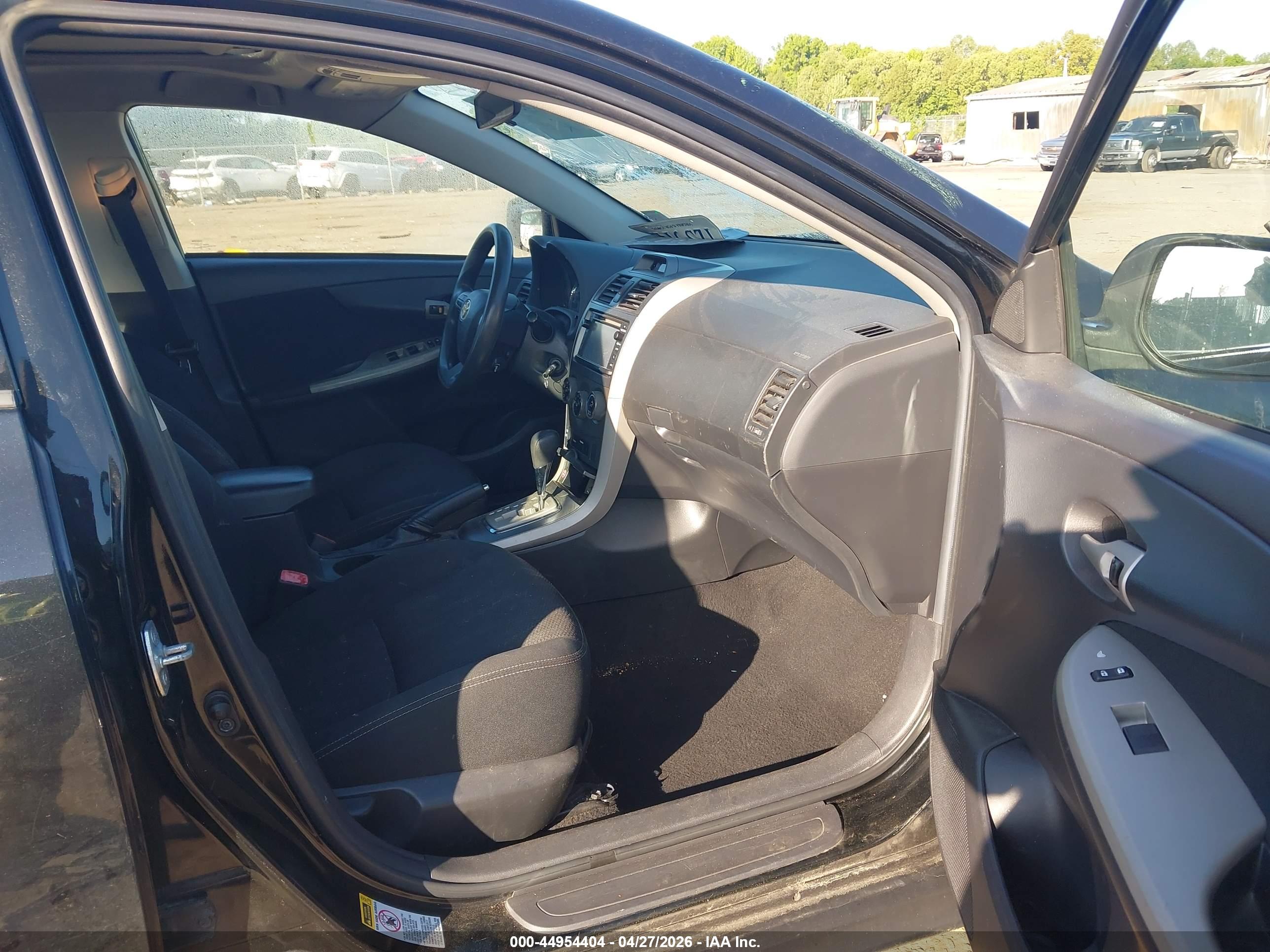 TOYOTA COROLLA image 5