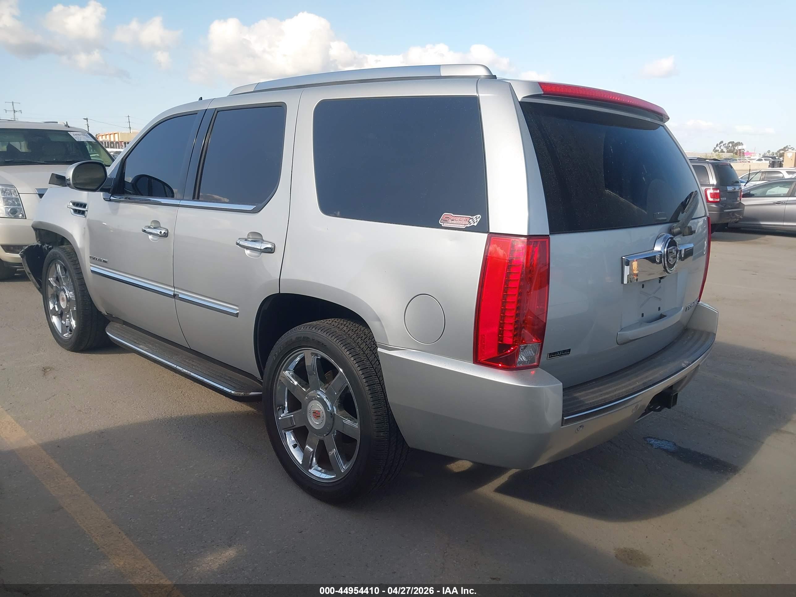 CADILLAC ESCALADE image 3
