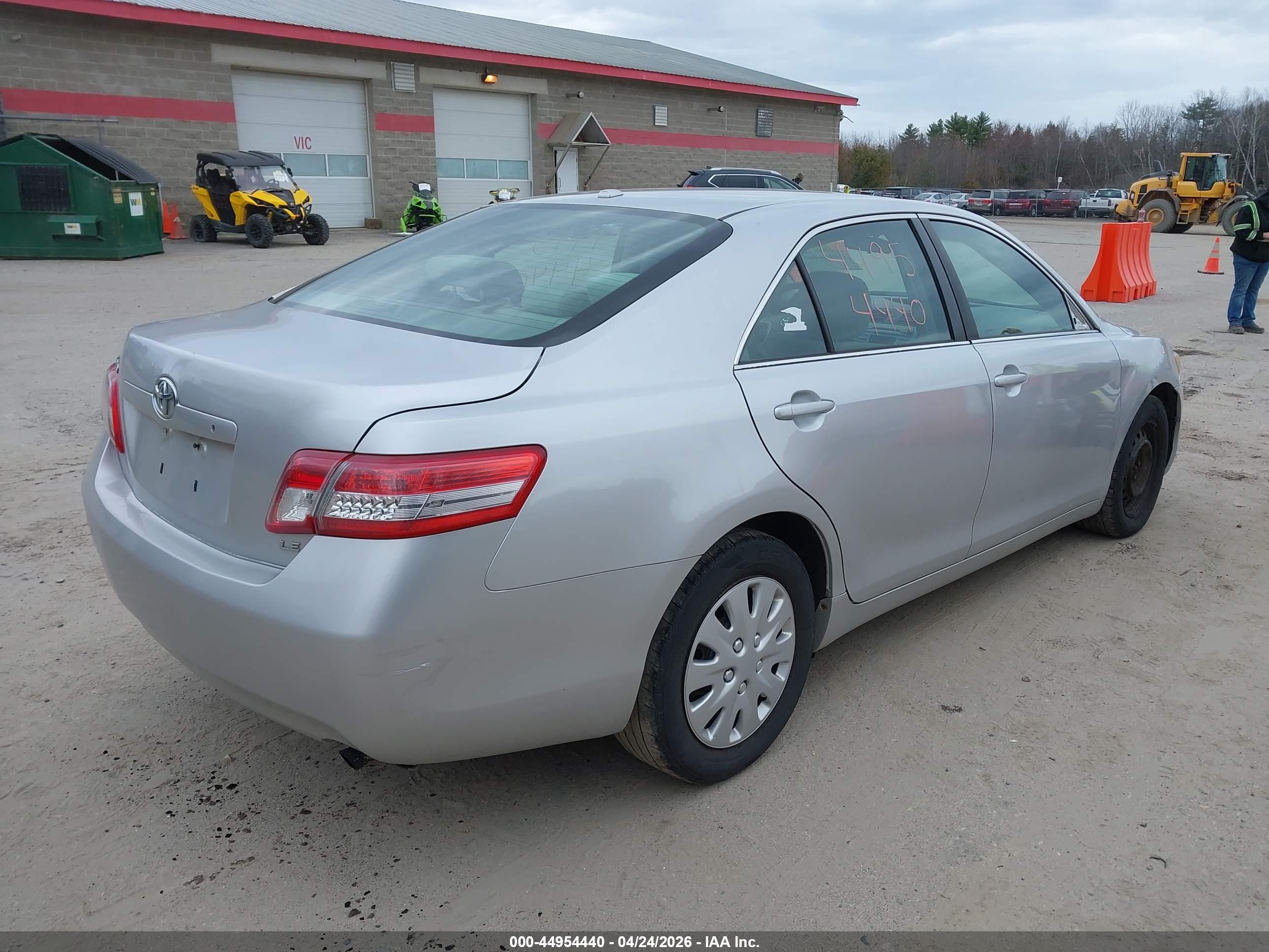 TOYOTA CAMRY image 4