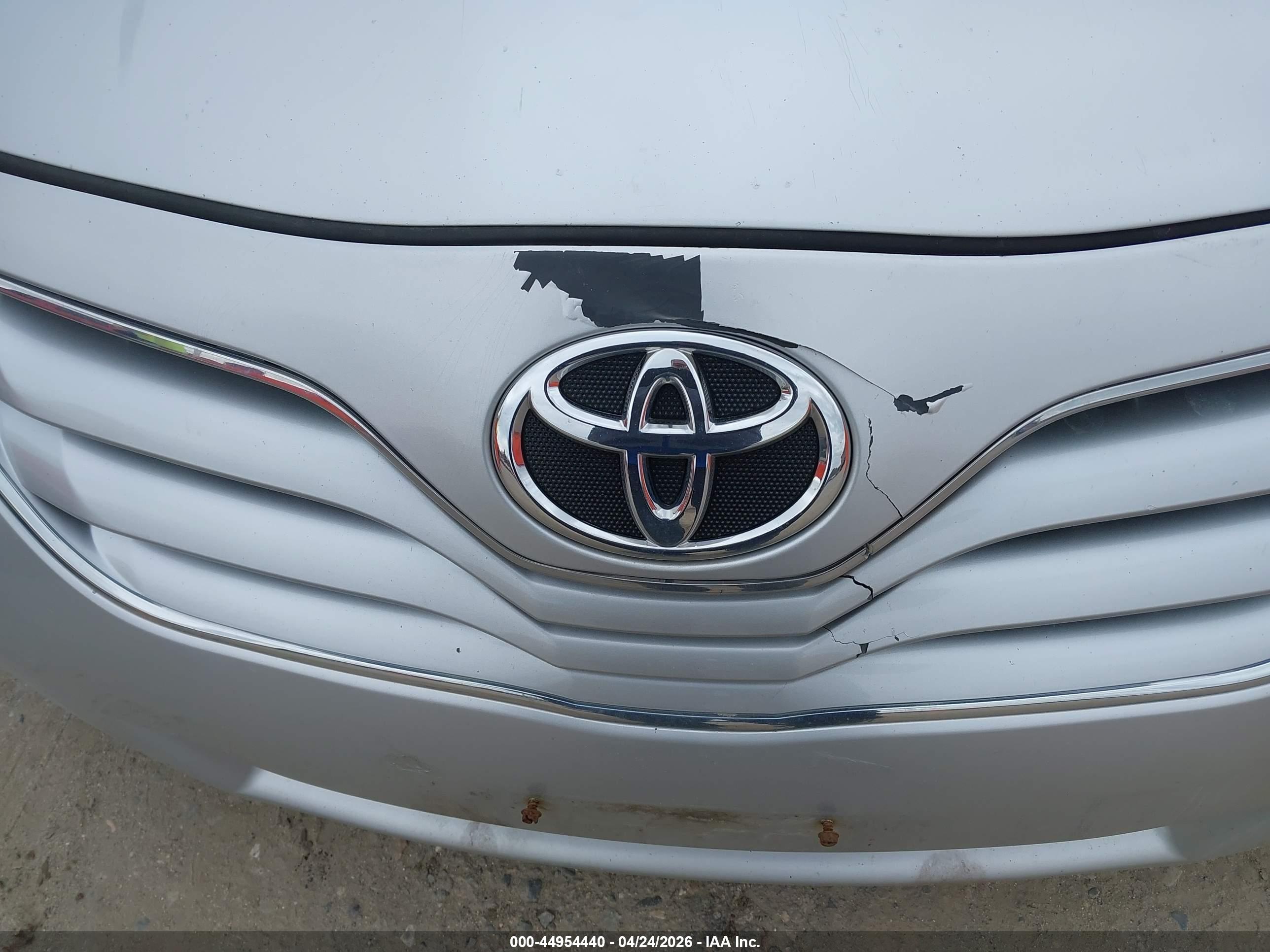 TOYOTA CAMRY image 6