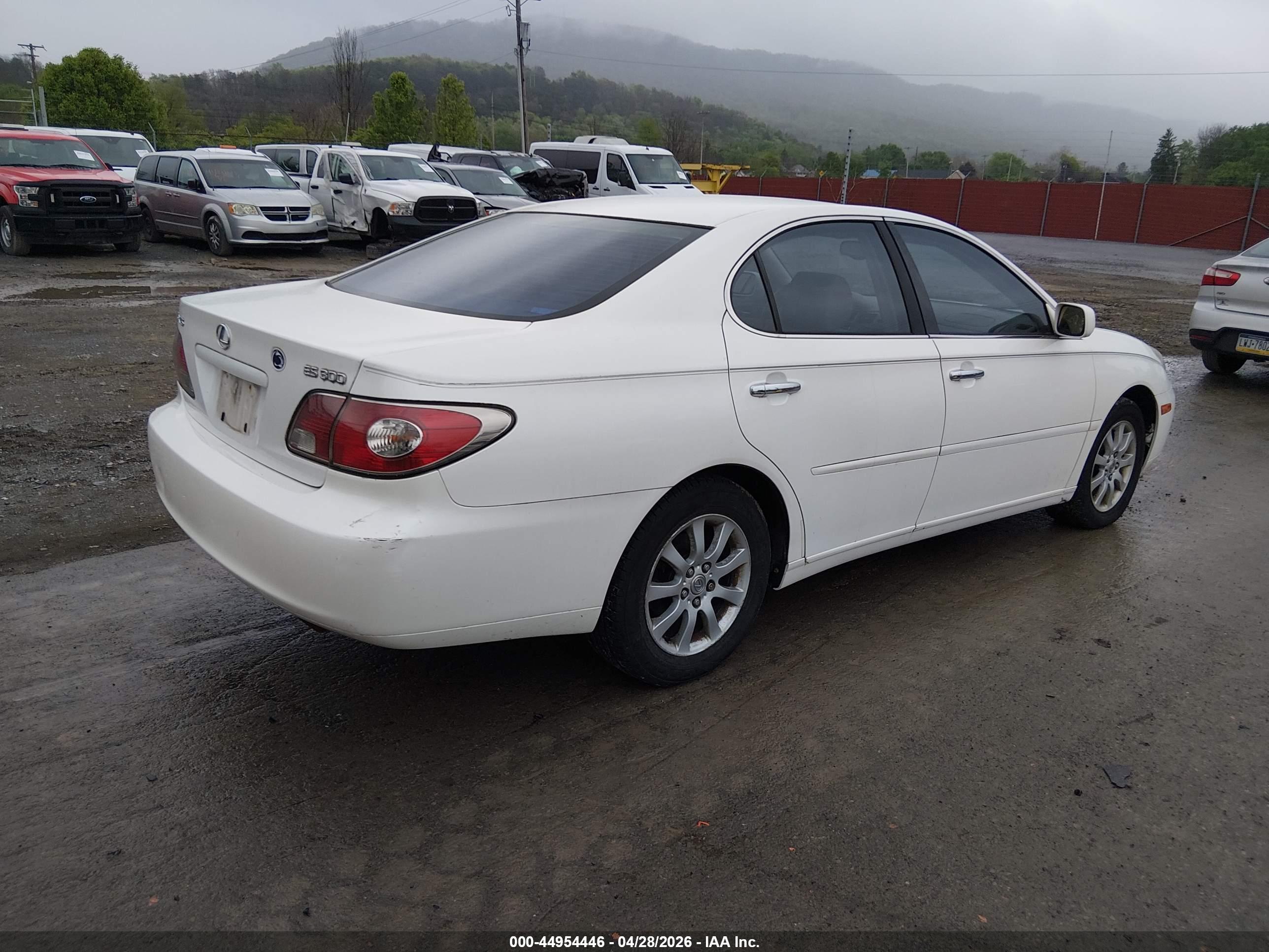 LEXUS ES image 4