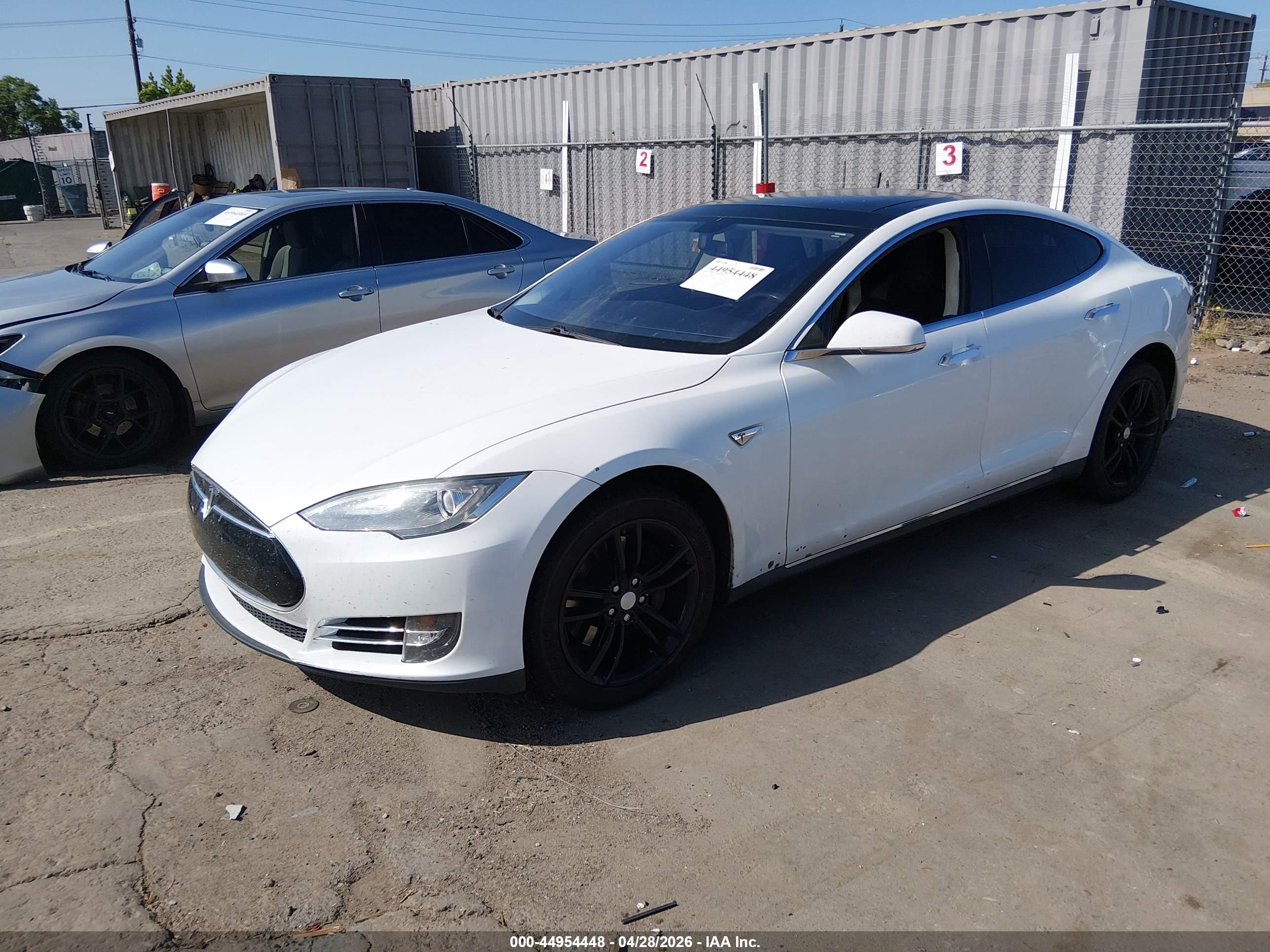 TESLA MODEL image 2