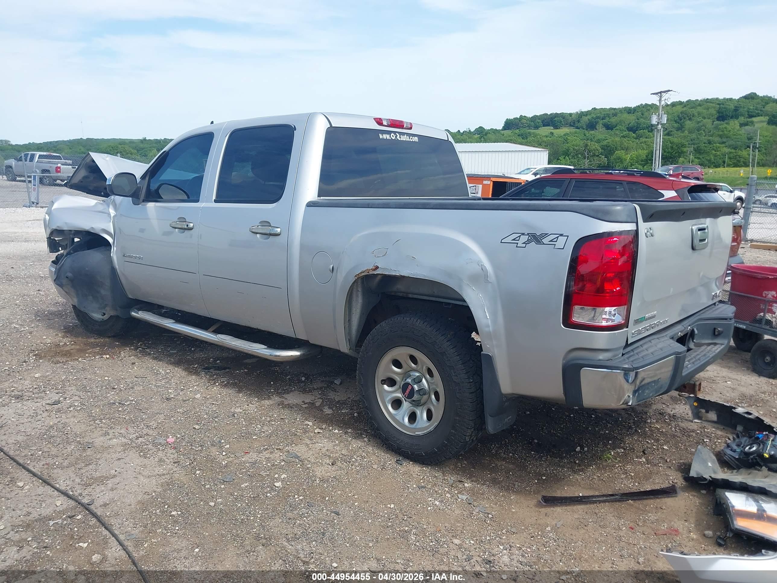 GMC SIERRA image 3